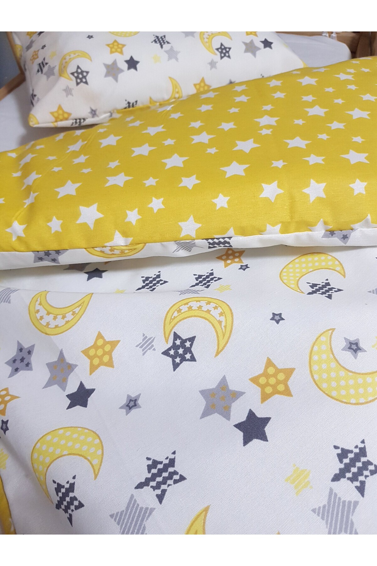 bebek_iklimi 5 Parça 90x130 Bebek Uyku Seti - Ay Yıldız Sarı Yorgan Yastık Çarşaf Seti fotoğrafı 5 (önizleme)