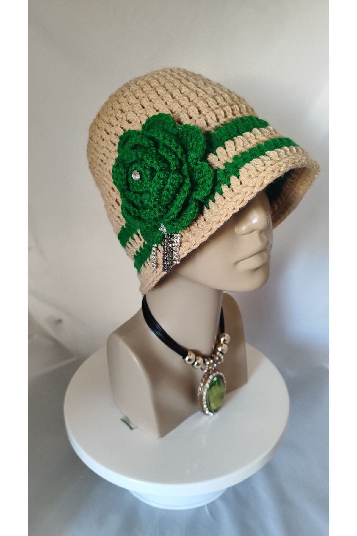 drt tasarım-Green Beret - Mocha Mousse Design, Large Floral Hand Knitted Crochet 3