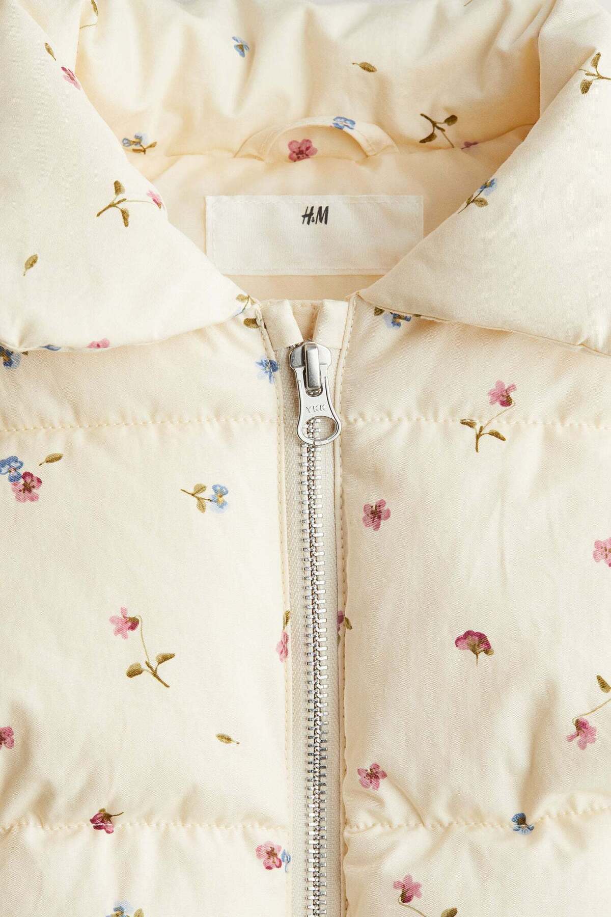 H&M-Printed puffer gilet 5