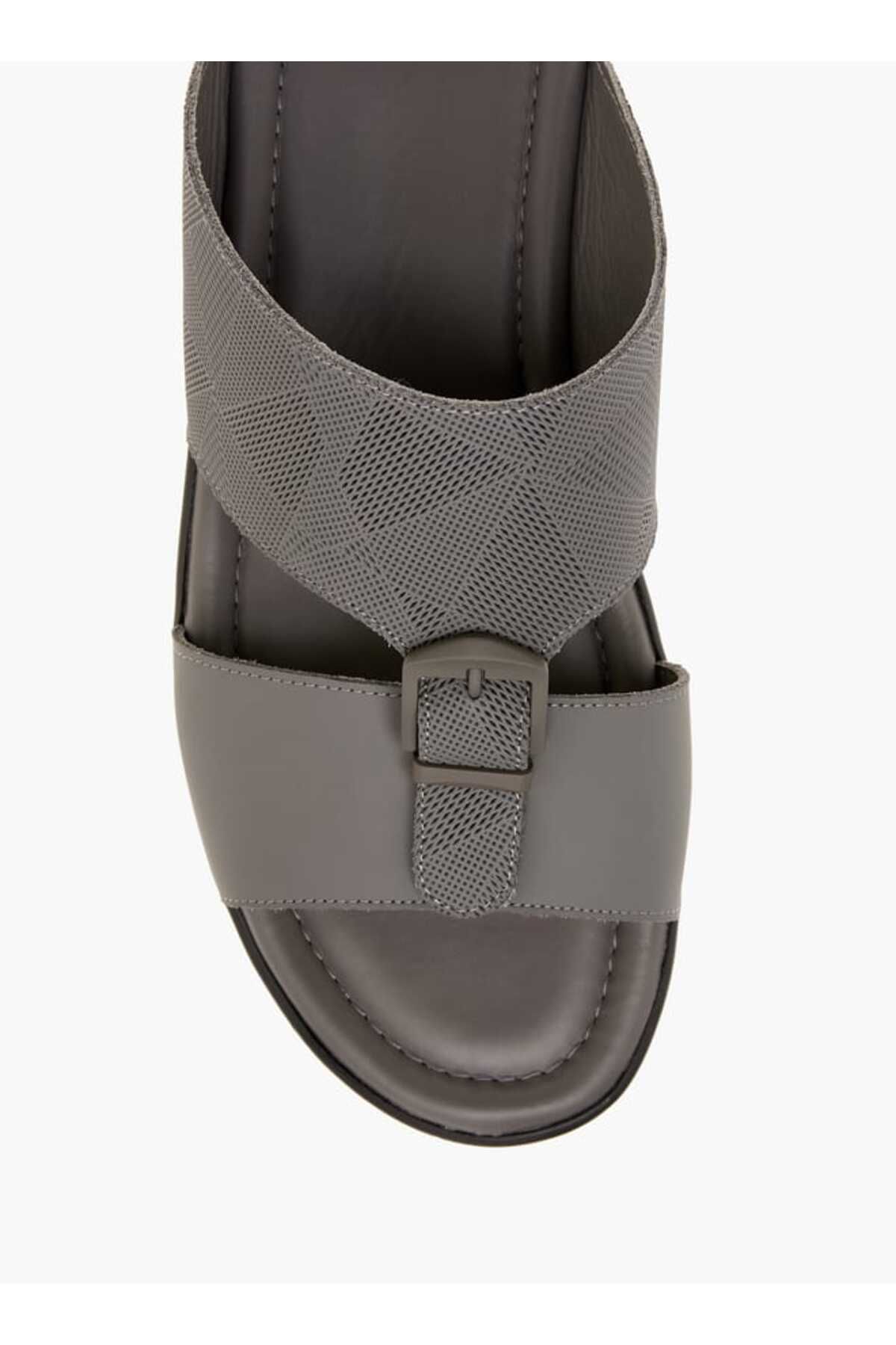 LBL by Shoexpress-LBL by Shoexpress Textured Slip-On Arabic Sandals with Buckle Detail 3
