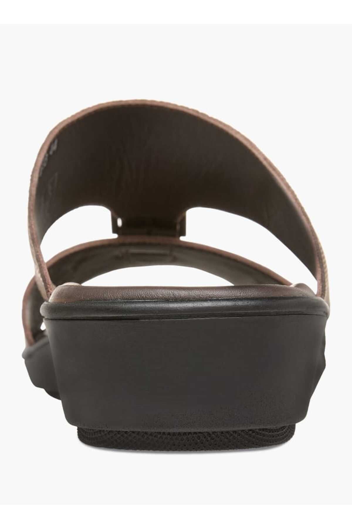 LBL by Shoexpress-LBL by Shoexpress Textured Slip-On Arabic Sandals with Buckle Detail 4