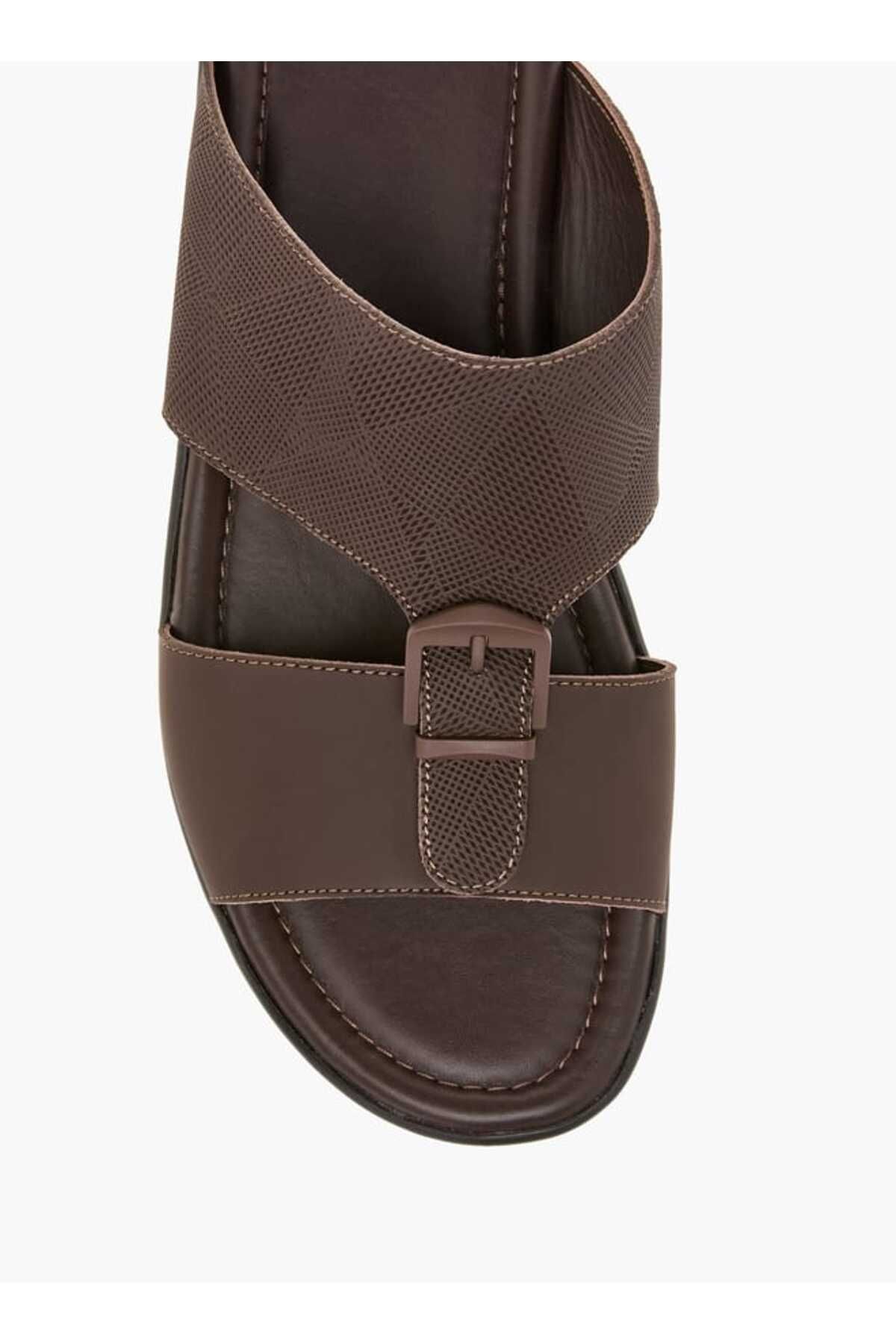 LBL by Shoexpress-LBL by Shoexpress Textured Slip-On Arabic Sandals with Buckle Detail 3