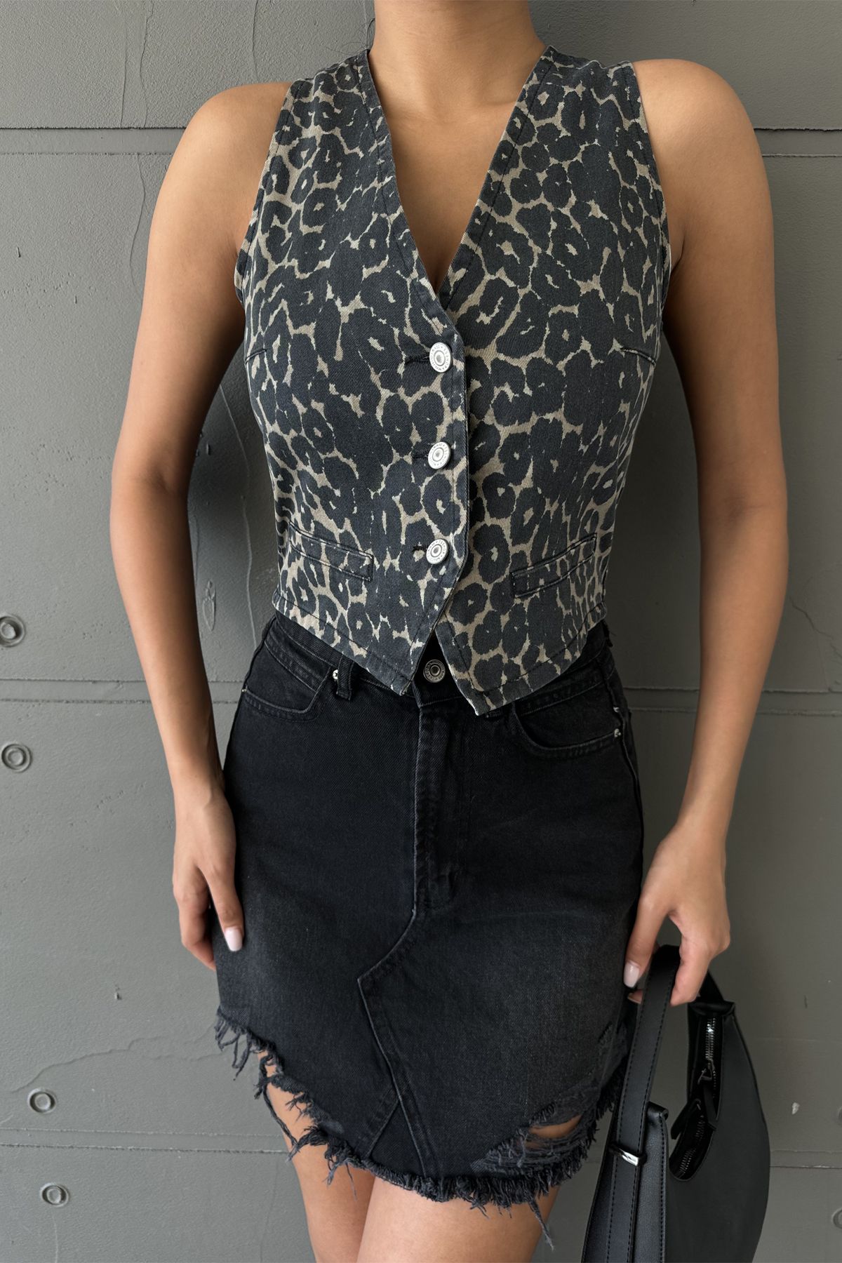 complete the look image