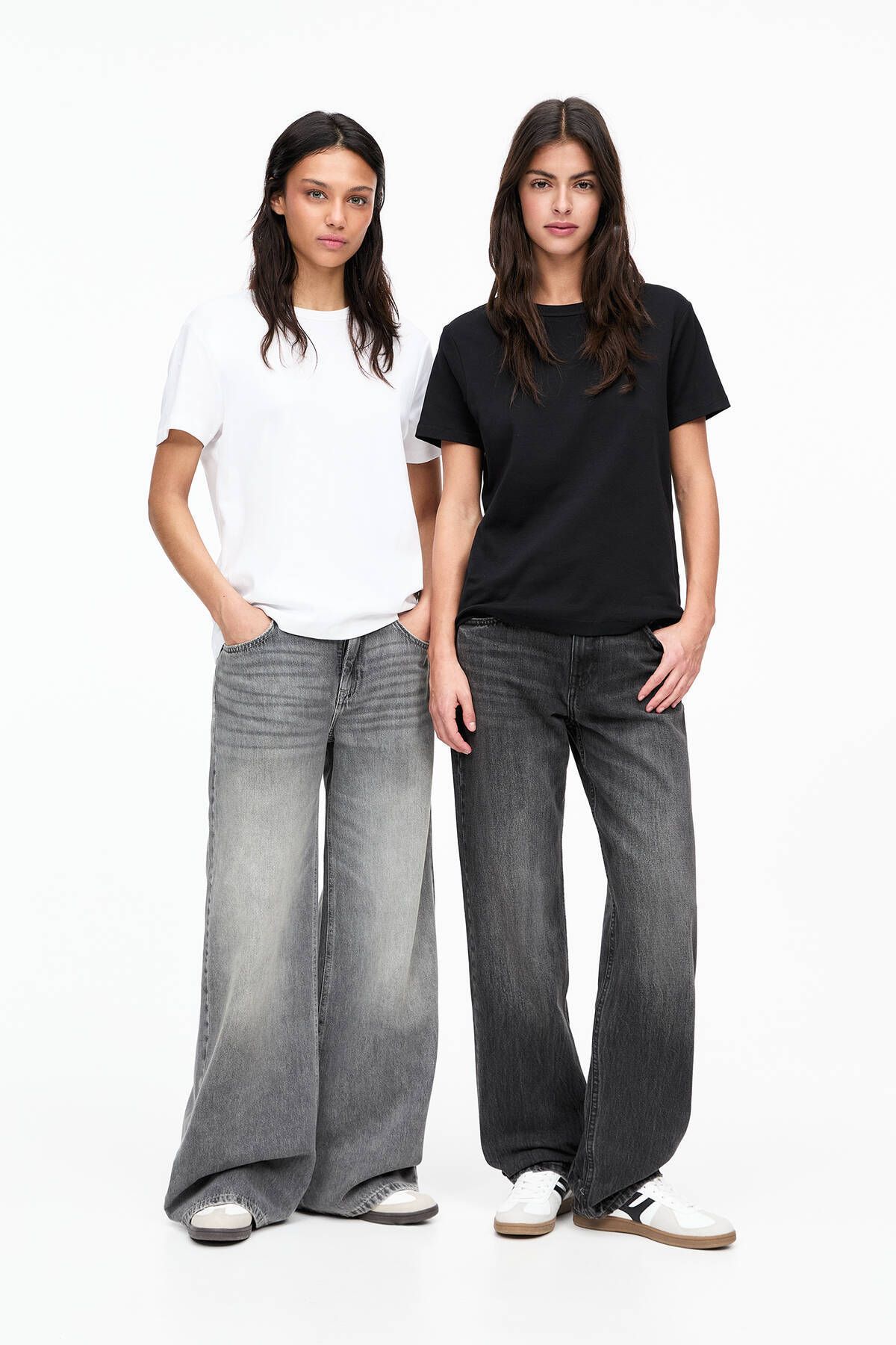 تیشرت پک ۲ عددی کوتاه‌دست یقه دوار از جنس ۱۰۰٪ پنبه پول اند بیر   Pull & Bear
