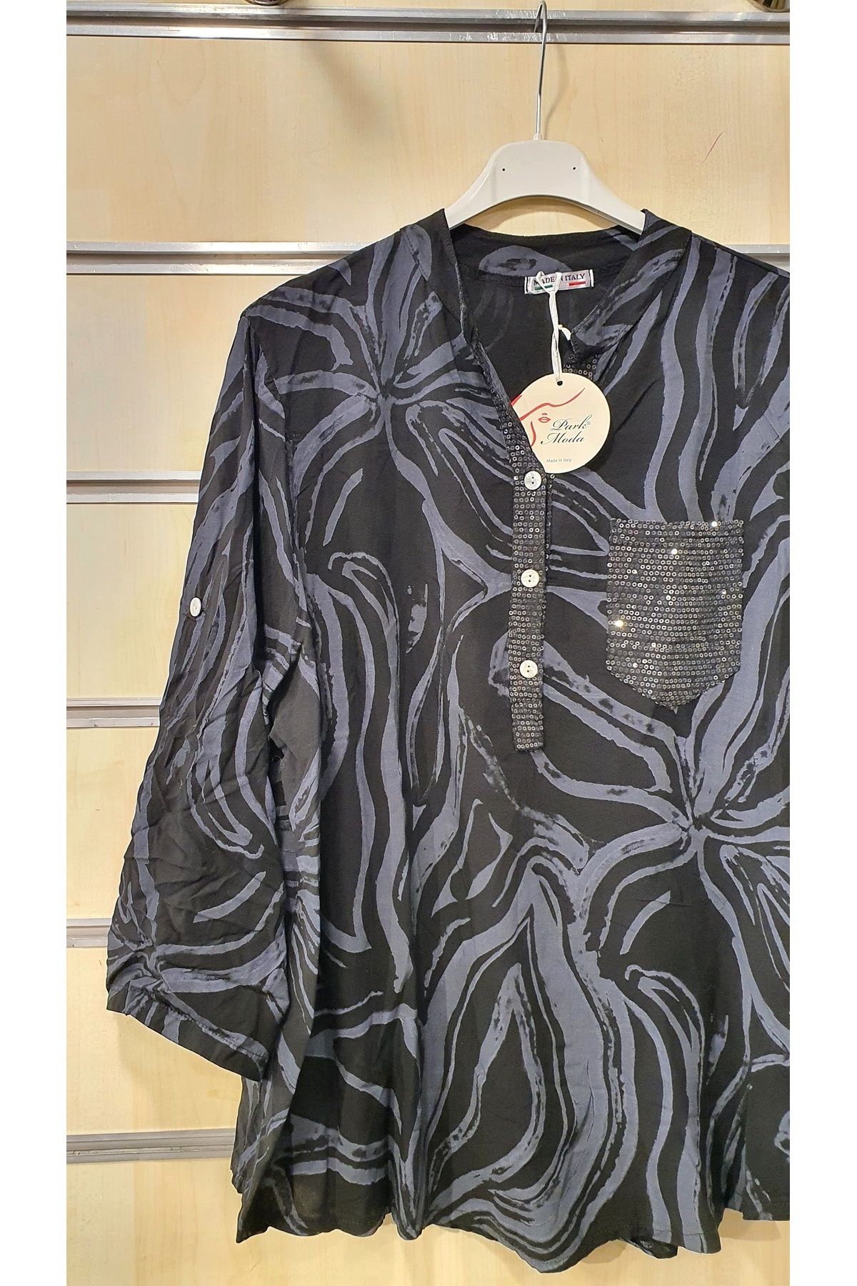 Park Moda-Batik Zambak Pattern Italian Shirt with Pul Detail 3