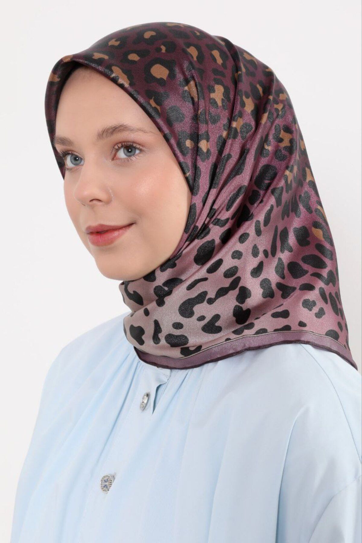Levidor-Leopard Pattern Sparkling Crystal Scarf 1