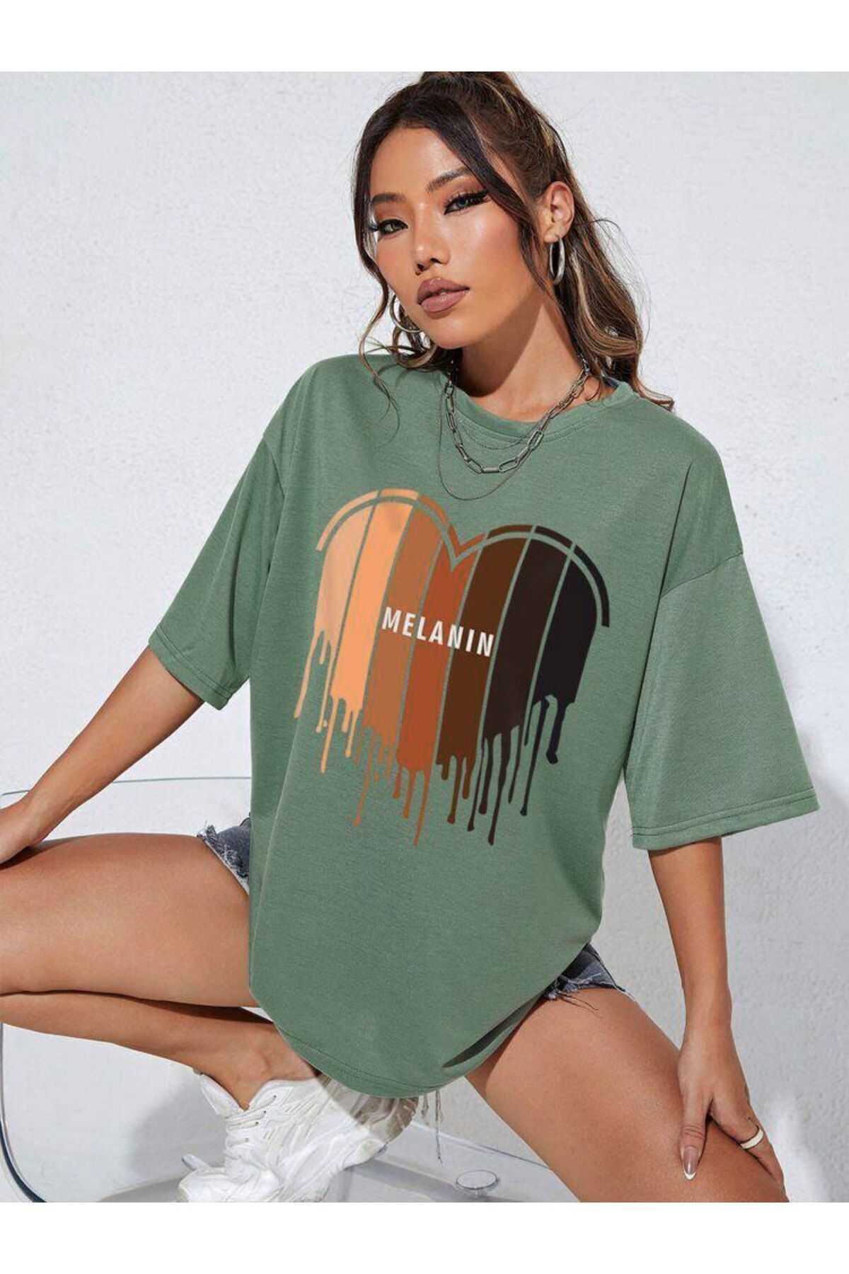 Boi Melanin Kalp Baskılı Kadın Tshirt