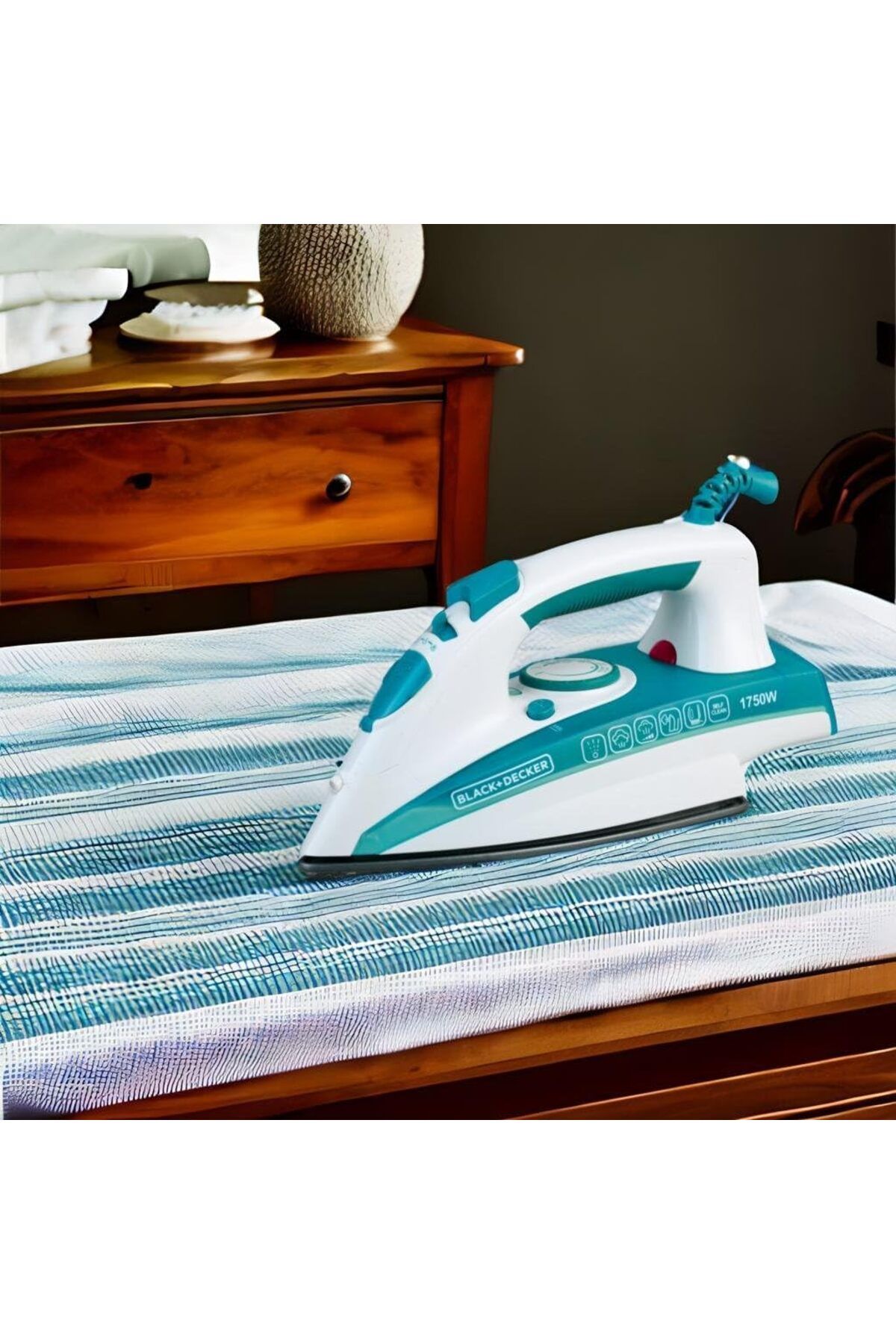 Black&Decker-Black & Decker X1600 - B5 Vertical Steam Iron, 1750 Watt - Green & White 3