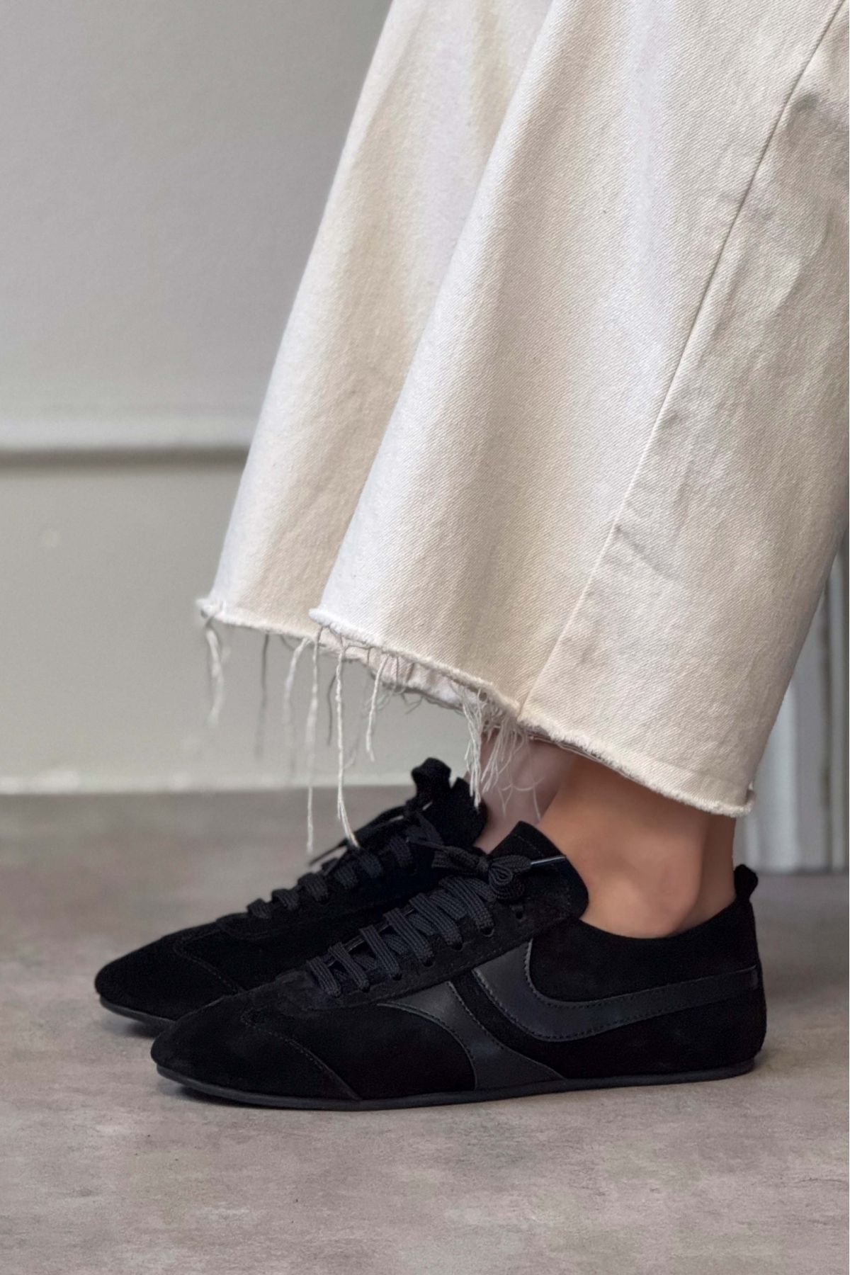 NİŞANTAŞI SHOES-Saint Black Genuine Suede Flat Sole Women's Lace-Up Sneakers 6
