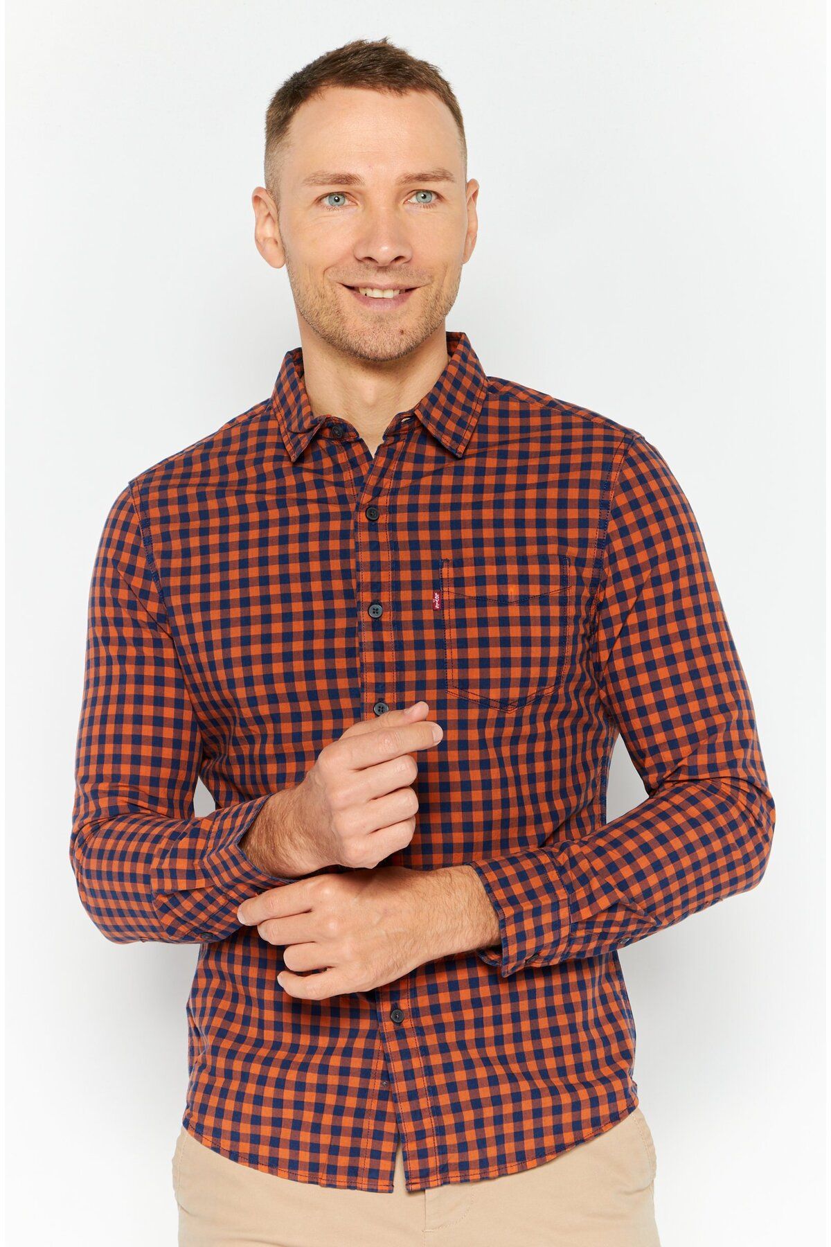 Levi's-Men Regular Fit Long Sleeve Checkered Casual Shirt, Brown 1