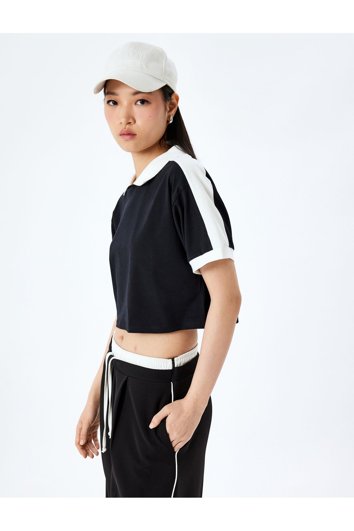 Koton Yeni Sezon Polo Yaka Renk Bloklu Crop Kısa Kollu Tişört