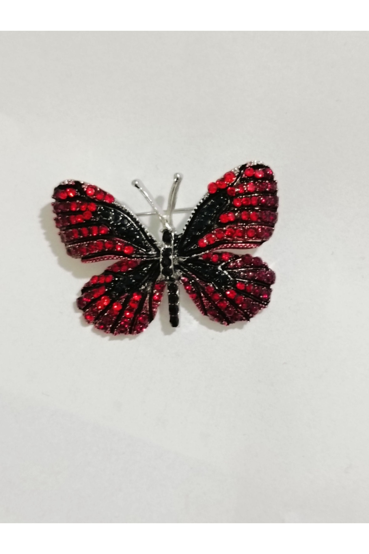 سنجاق سینه زنانه طرح پروانه رنگارنگ با سنگ زیرکن کریستالی، اندازه: 3.5*5 سانتی‌متر  سنجاق سینه ESJ