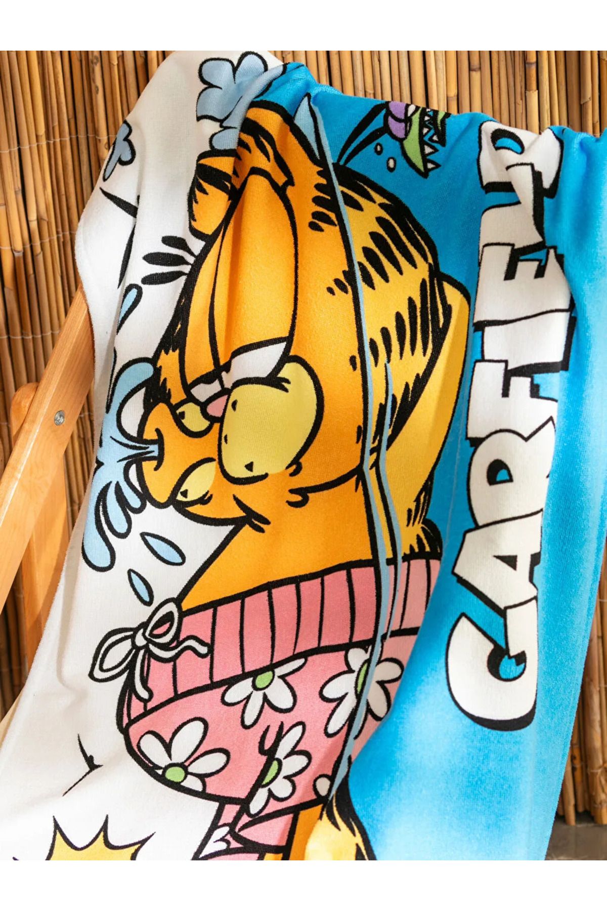 LC Waikiki-Lcw Accessories Mixed Garfield Printed Beach Towel 5