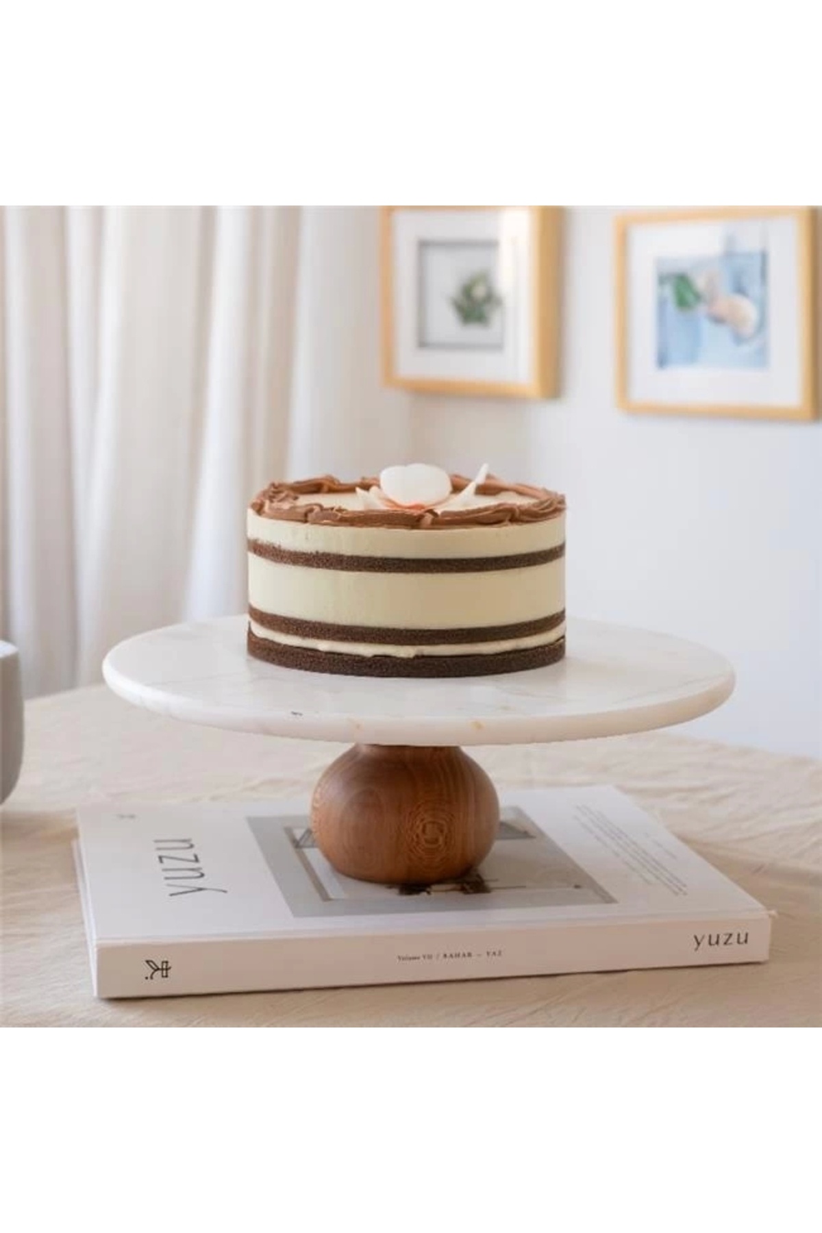 Akayev-Marble 25 Cm White Round Presentation Plate with Wooden Legs 3