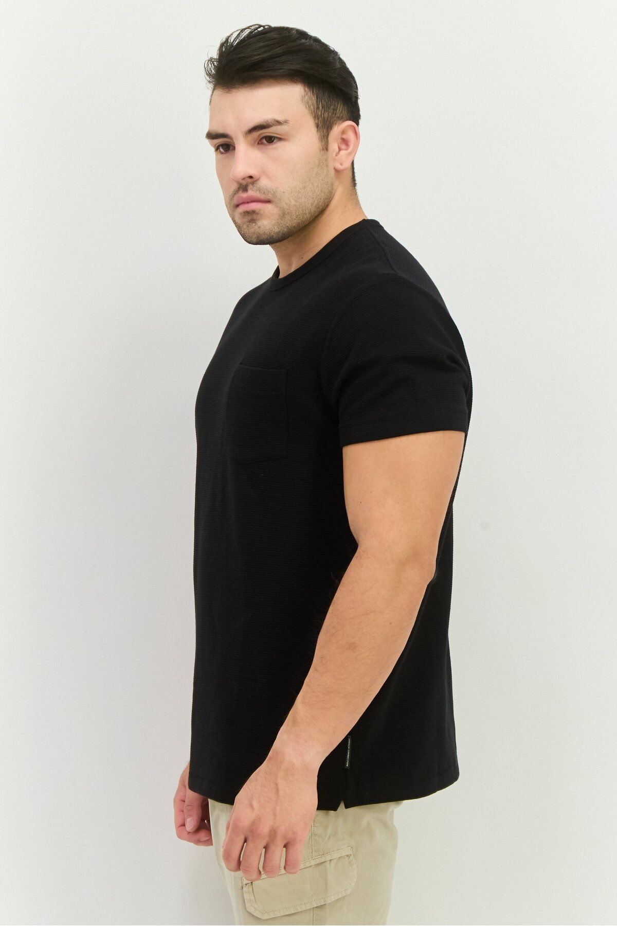 French Connection-Men Crew Neck Short Sleeves Textured T-Shirt, Black 2