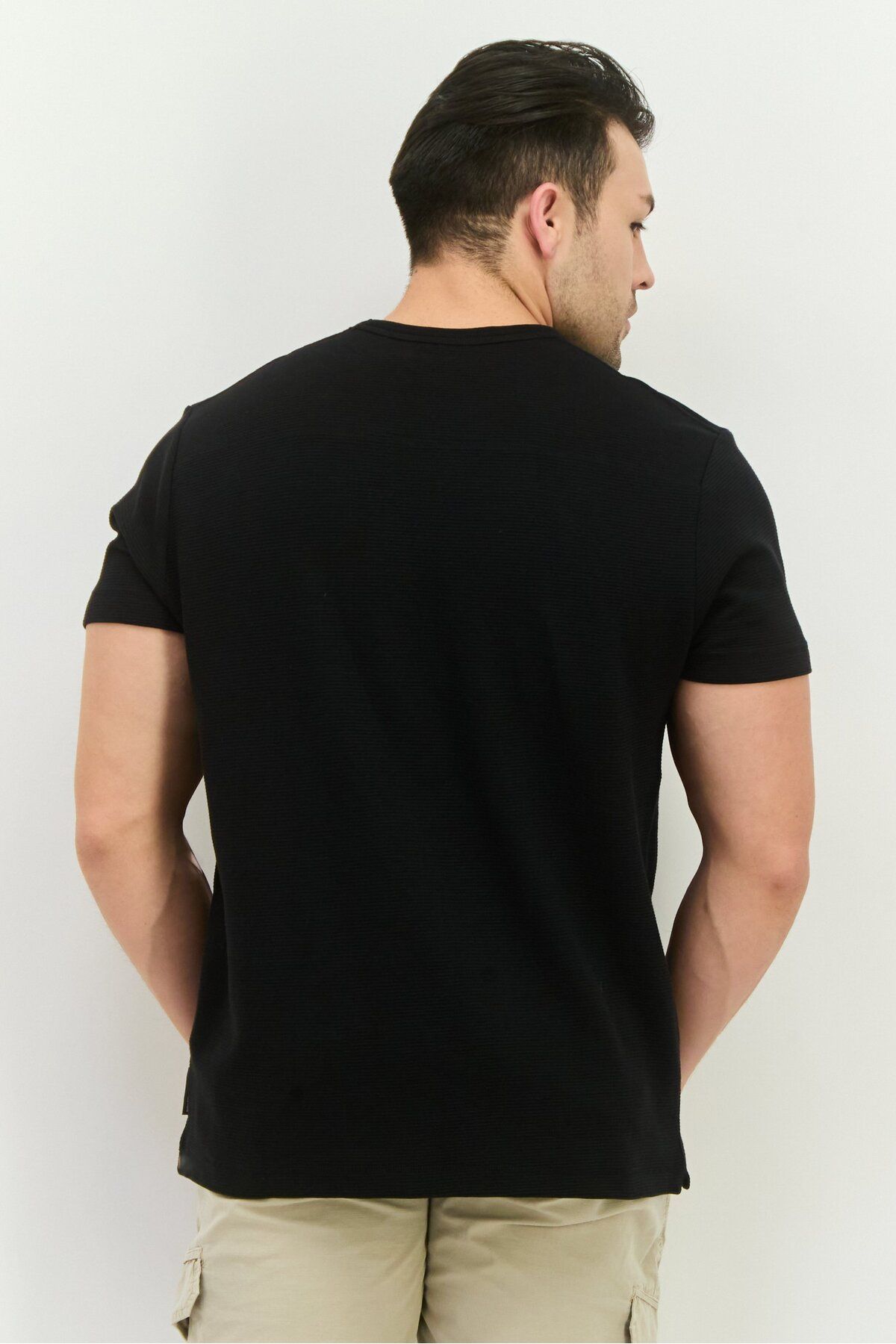 French Connection-Men Crew Neck Short Sleeves Textured T-Shirt, Black 3