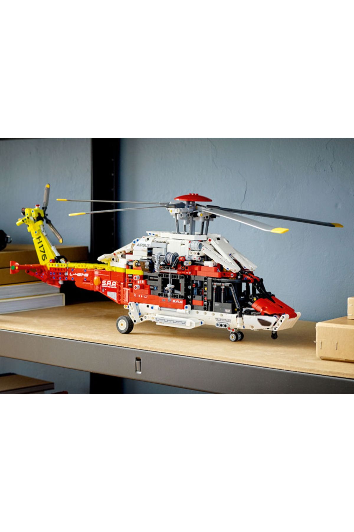 لگو Technic هلیکوپتر نجات Airbus H175   LEGO