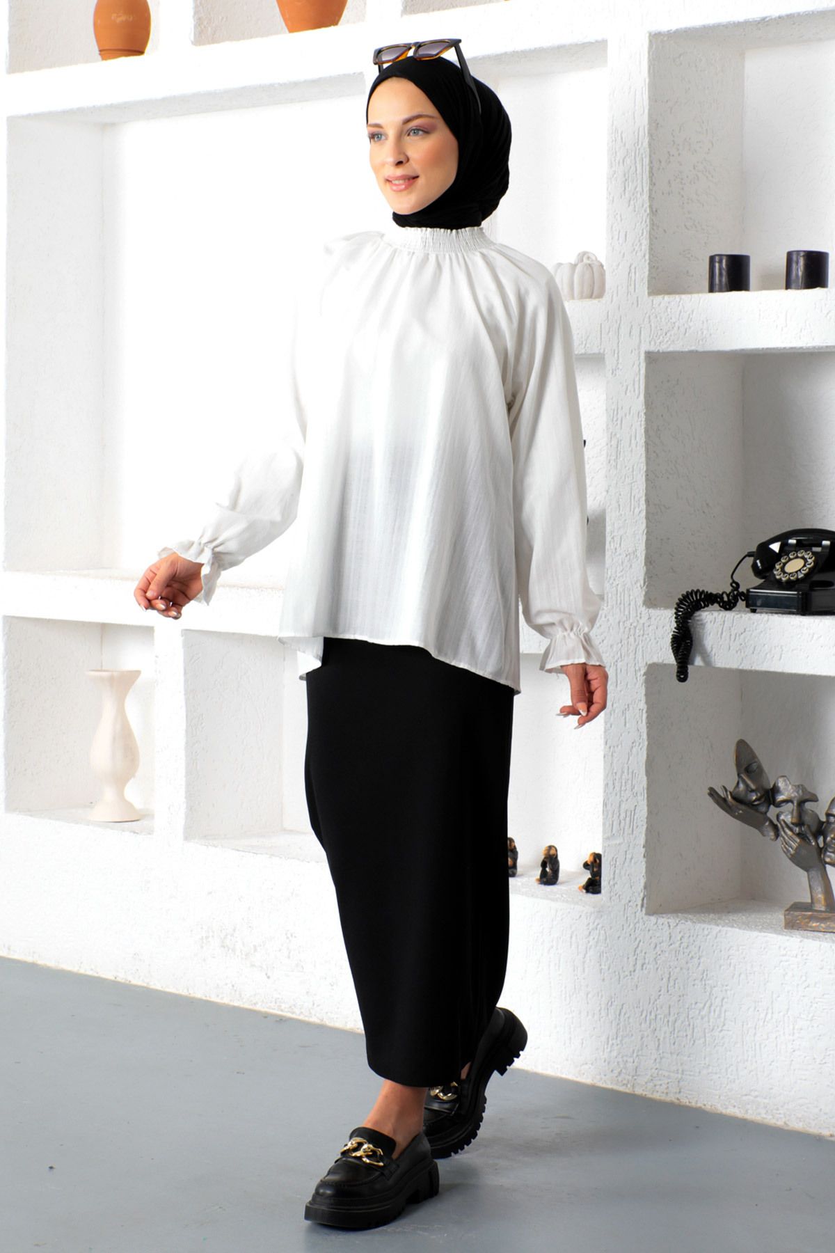 complete the look image