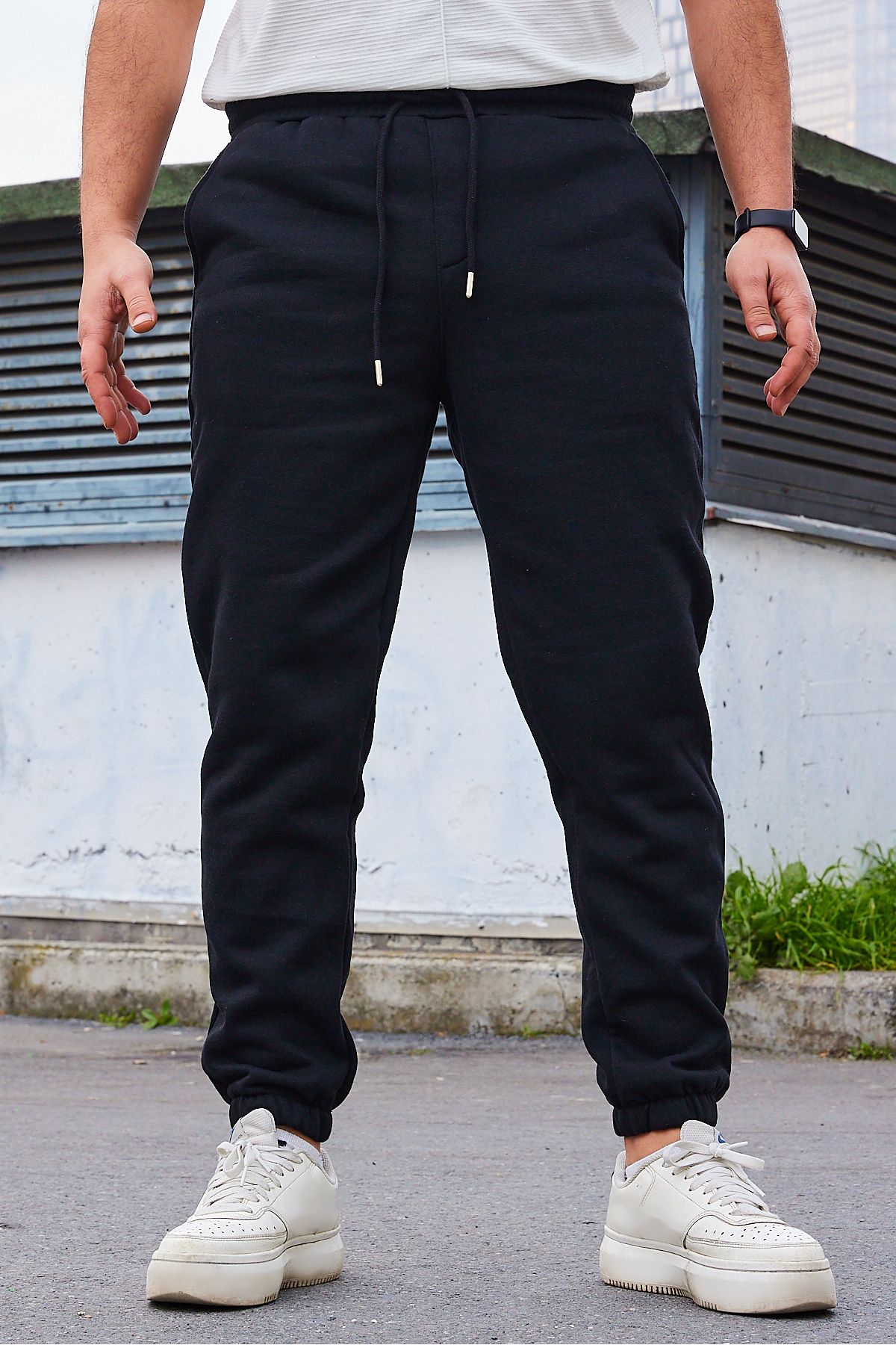 Trendyol Collection-Schwarze Fleece/warme Jogginghose – normaler Schnitt, elastisches Bein TMNAW22EA0346 3