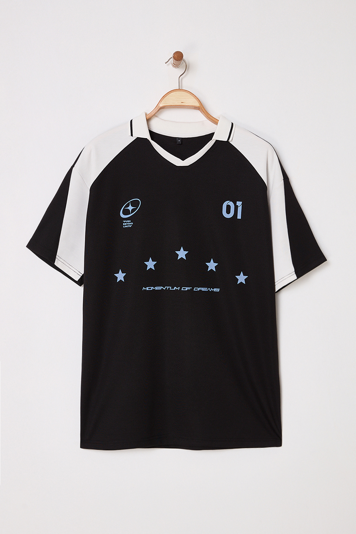 Trendyolmilla Man Siyah Oversize/Geniş Kesim Kolej Temalı Polo Yaka T-shirt
