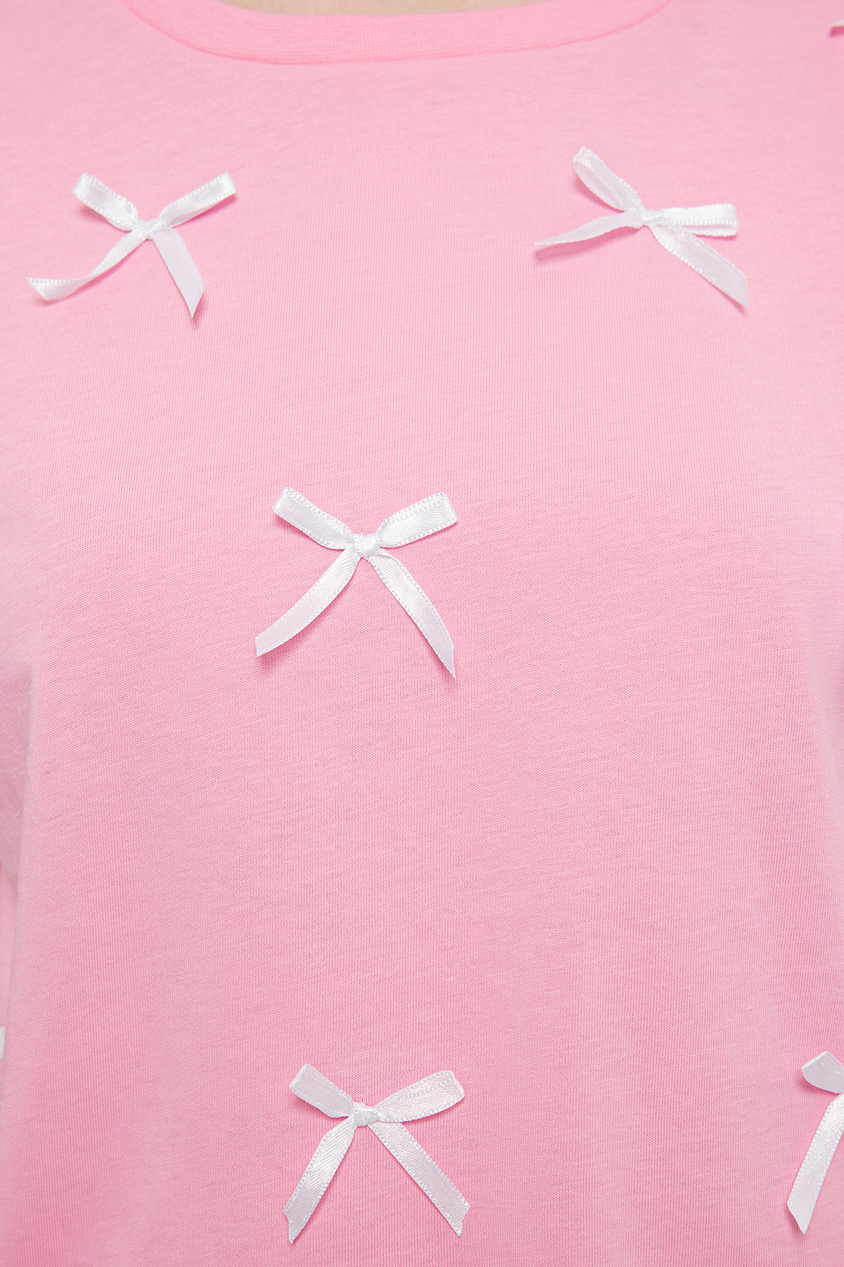 Trendyolmilla  Pembe %100 Pamuk Fiyonk Detaylı Regular/Normal Kalıp Örme T-Shirt TWOSS25TS00087 - Görsel 3