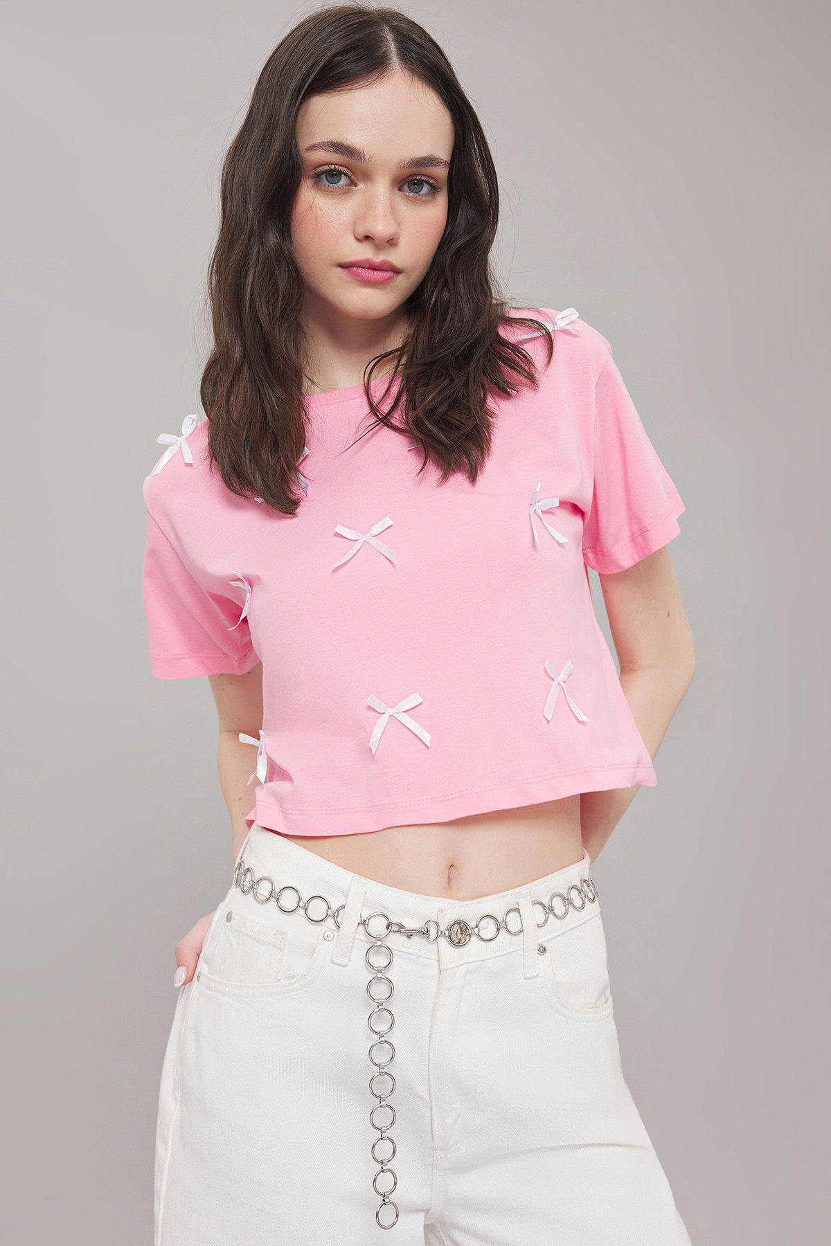 Trendyolmilla  Pembe %100 Pamuk Fiyonk Detaylı Regular/Normal Kalıp Örme T-Shirt TWOSS25TS00087