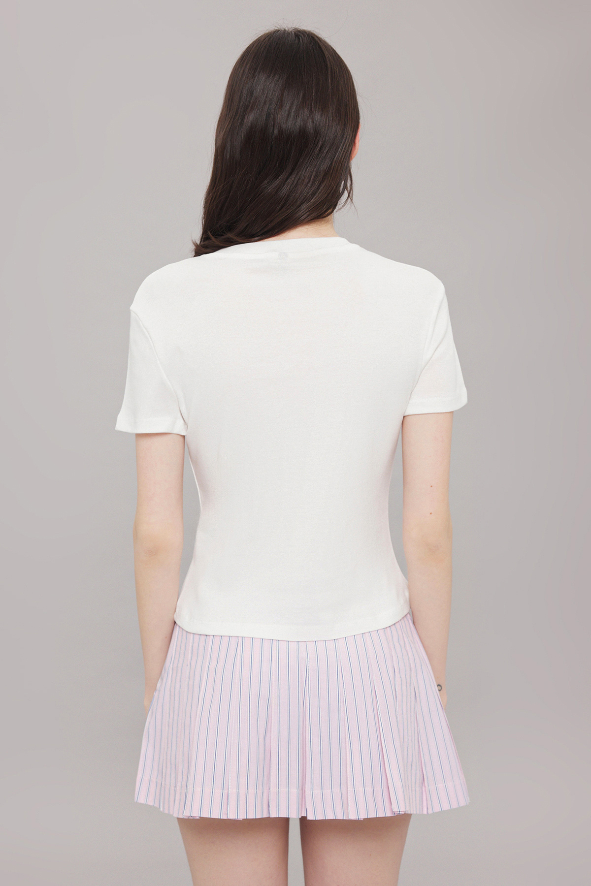 Trendyolmilla  Ekru Baskılı Fitted/Vücuda Oturan Örme T-shirt TWOSS25TS00108 - Görsel 4