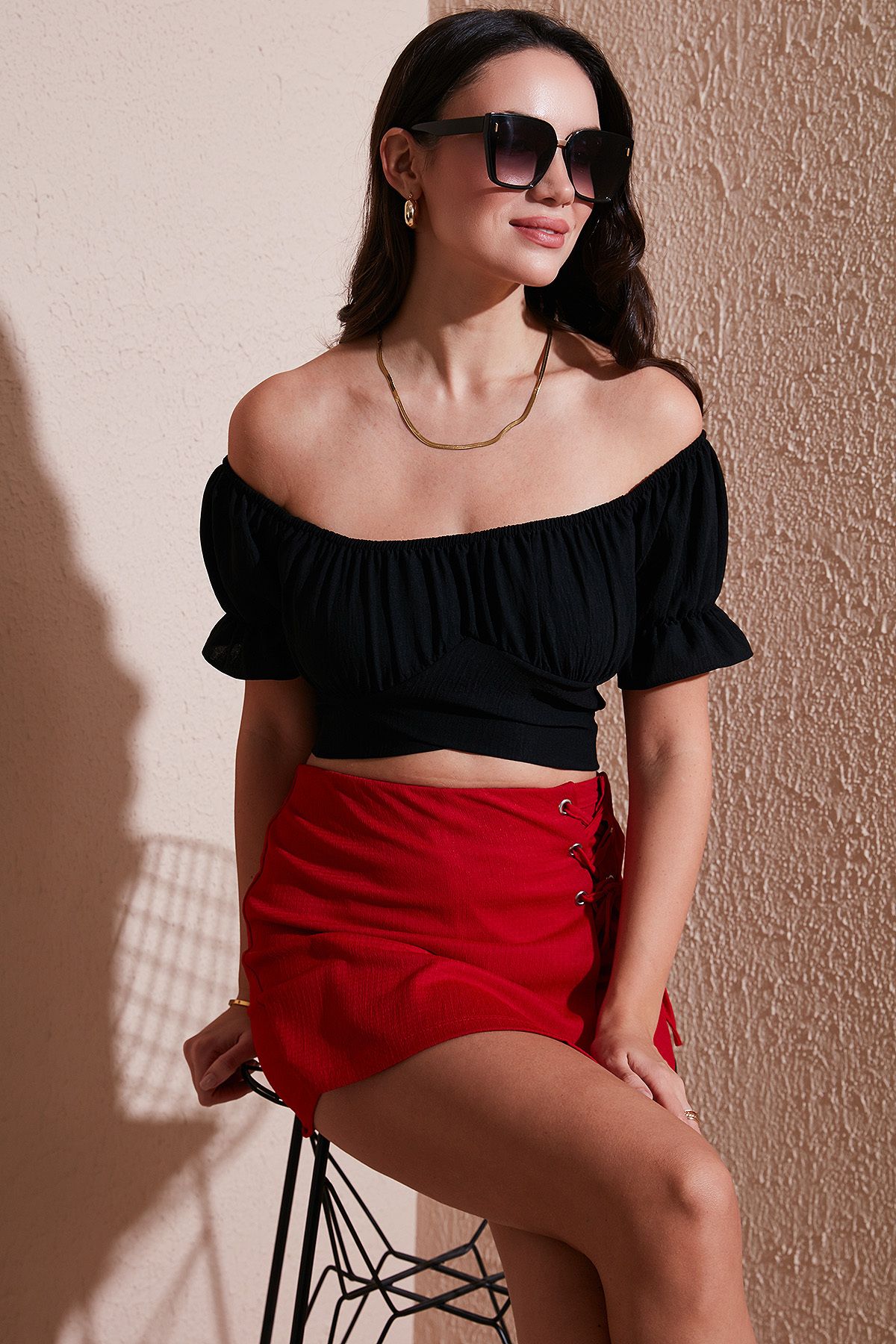 Lela-Regular Fit Madonna Collar Lacing Detailed Crop Blouse Bluz 6527017 3