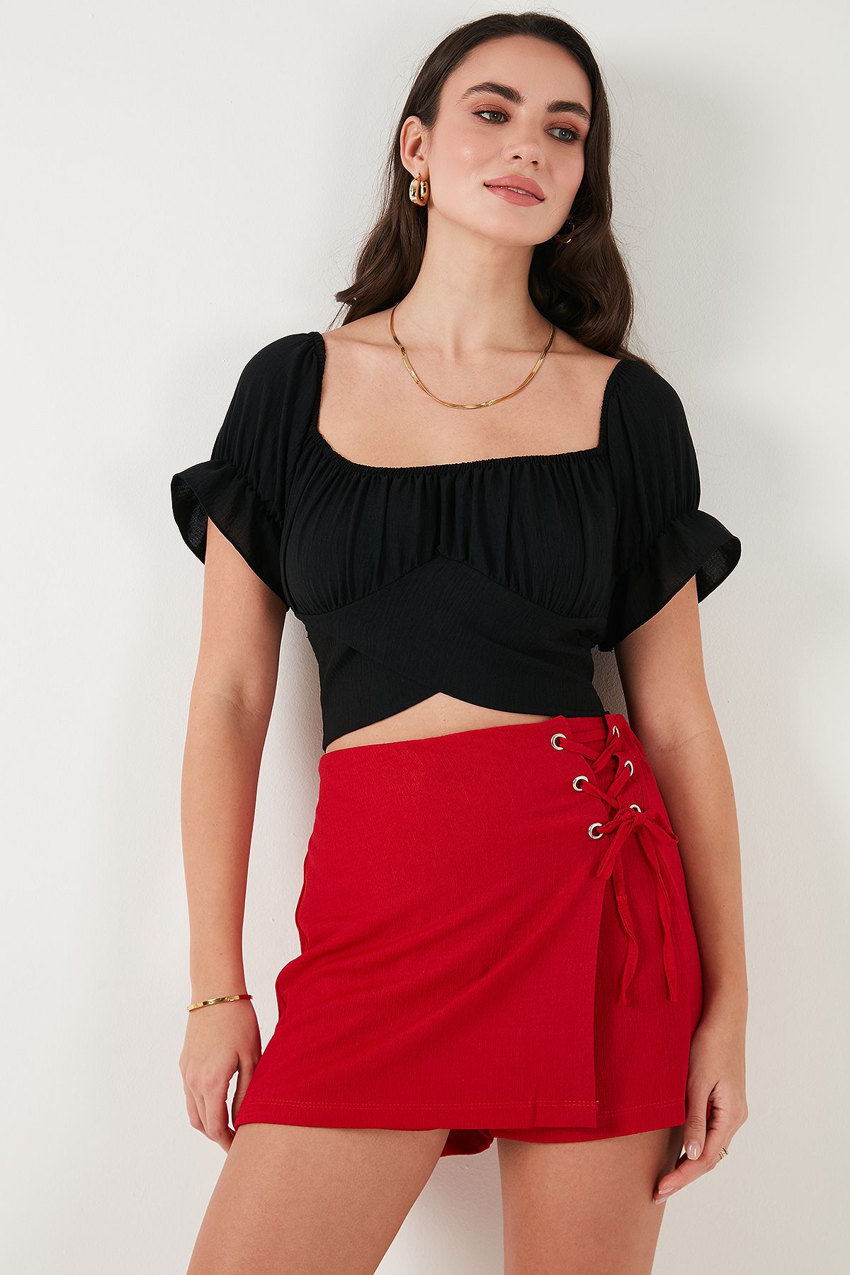 Lela-Regular Fit Madonna Collar Lacing Detailed Crop Blouse Bluz 6527017 6