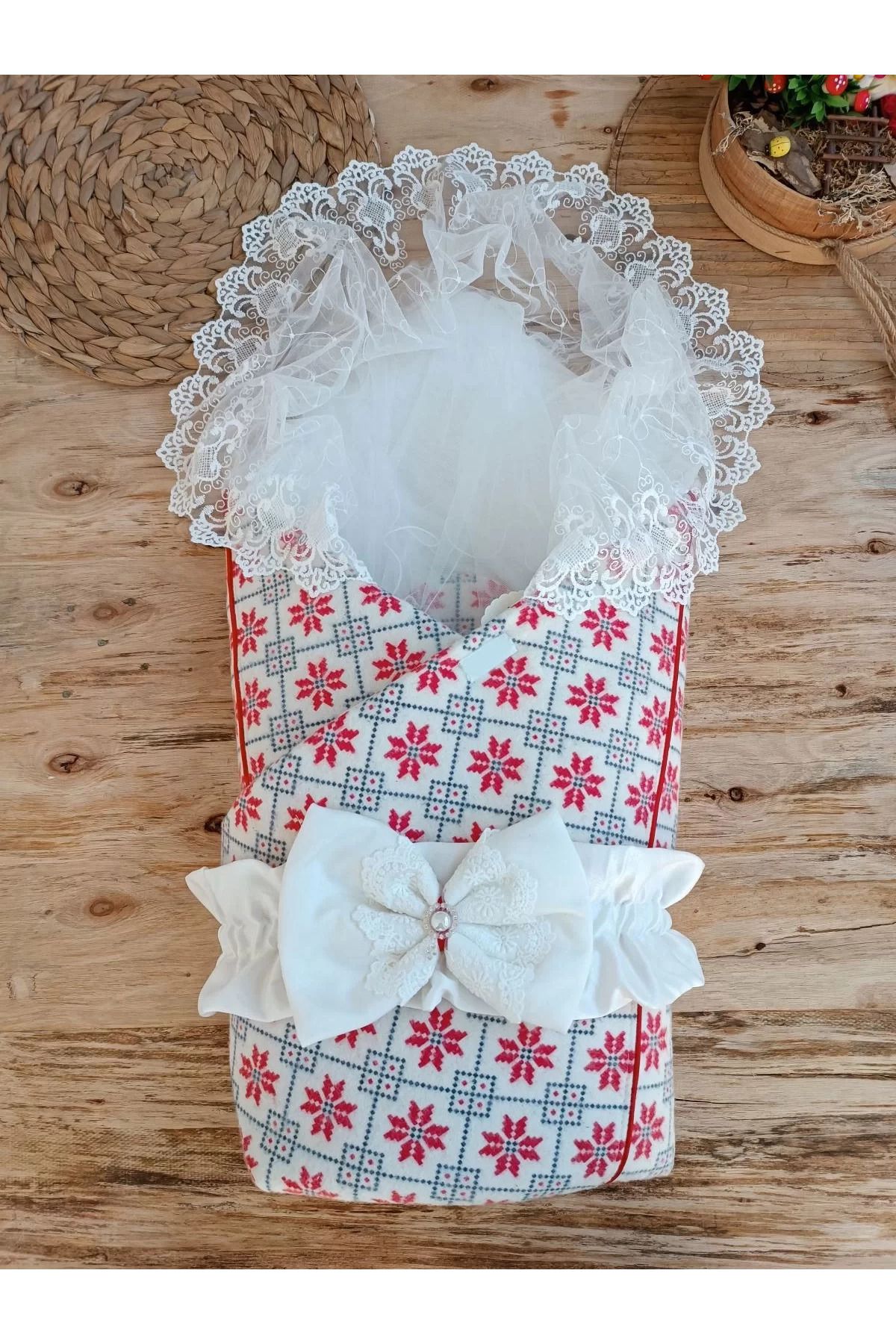 yusuftex Yenidoğan Kar Tanesi Desenli Dantelli Duvaklı Bebek Battaniyesi Kundak Ekru