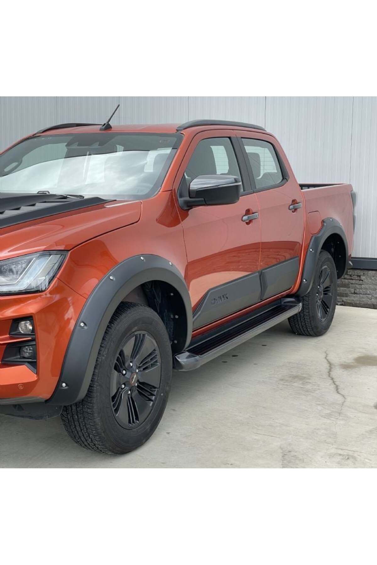 EFL Isuzu D-Max 2020 Civatalı Çamurluk Kaplama Dodik