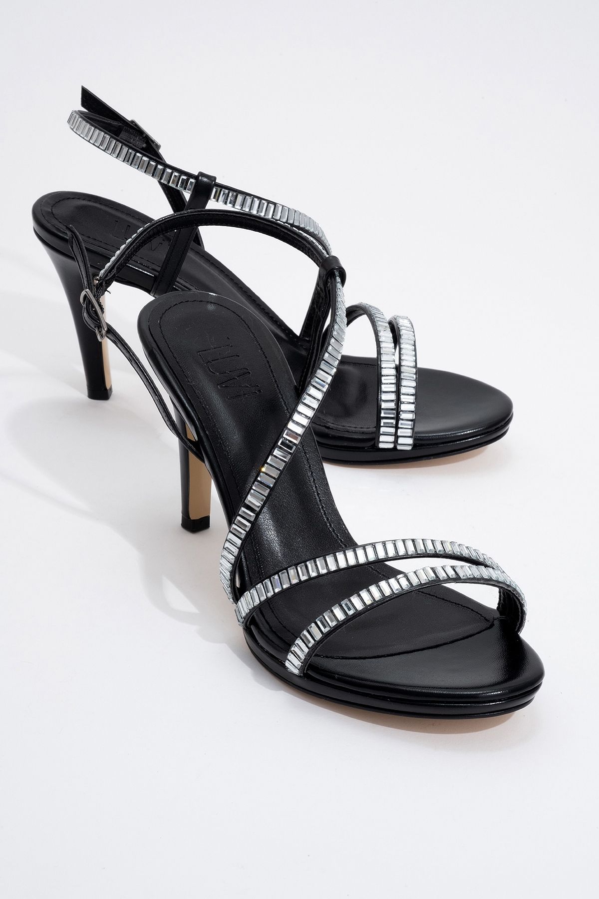 کفش شب زنانه پاشنه دار NUEVO Black Skin Stone luvishoes