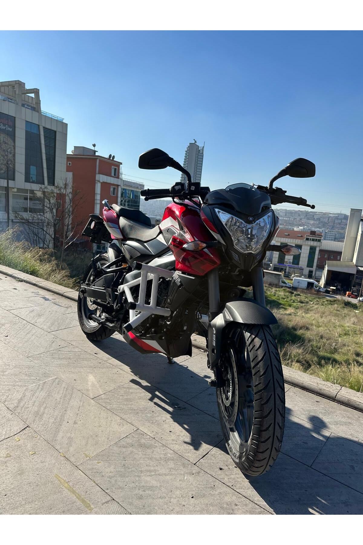Hamza Motors Bajaj Pulsar NS200 Ön koruma demiri (Beyaz)Uyumlu