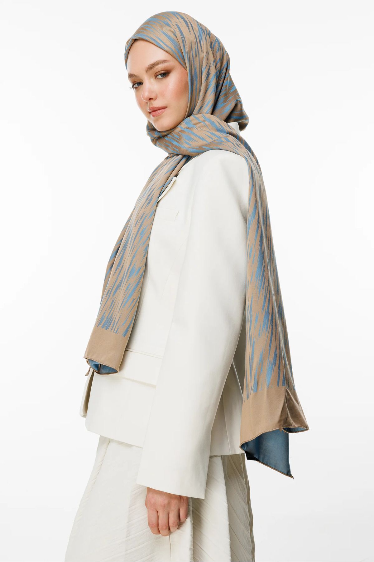Mooncorn-Mink-Turquoise Double-Sided Shawl on Selis Pattern 3