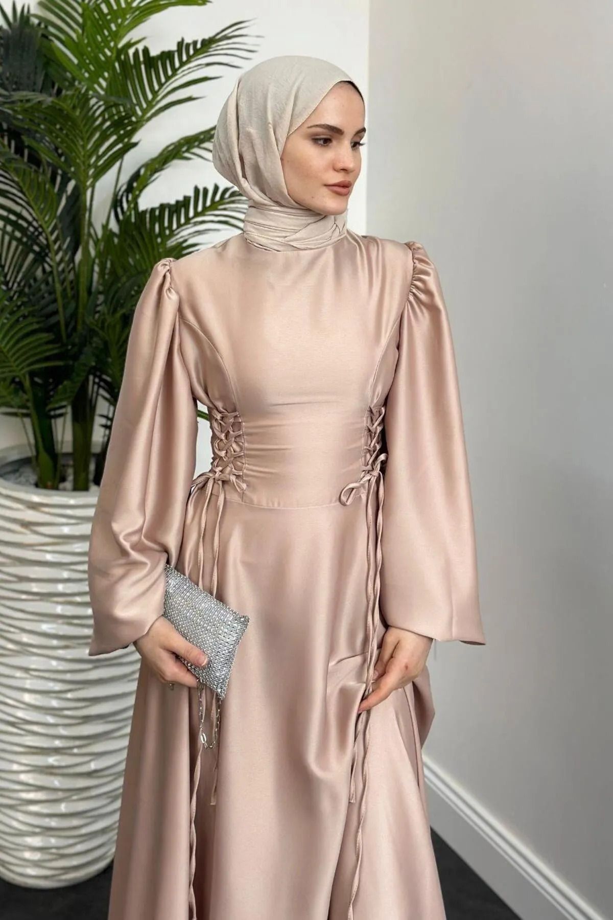 Robyan-Women's Nisa Satin Evening Dress with Sides Crimp Cream 2