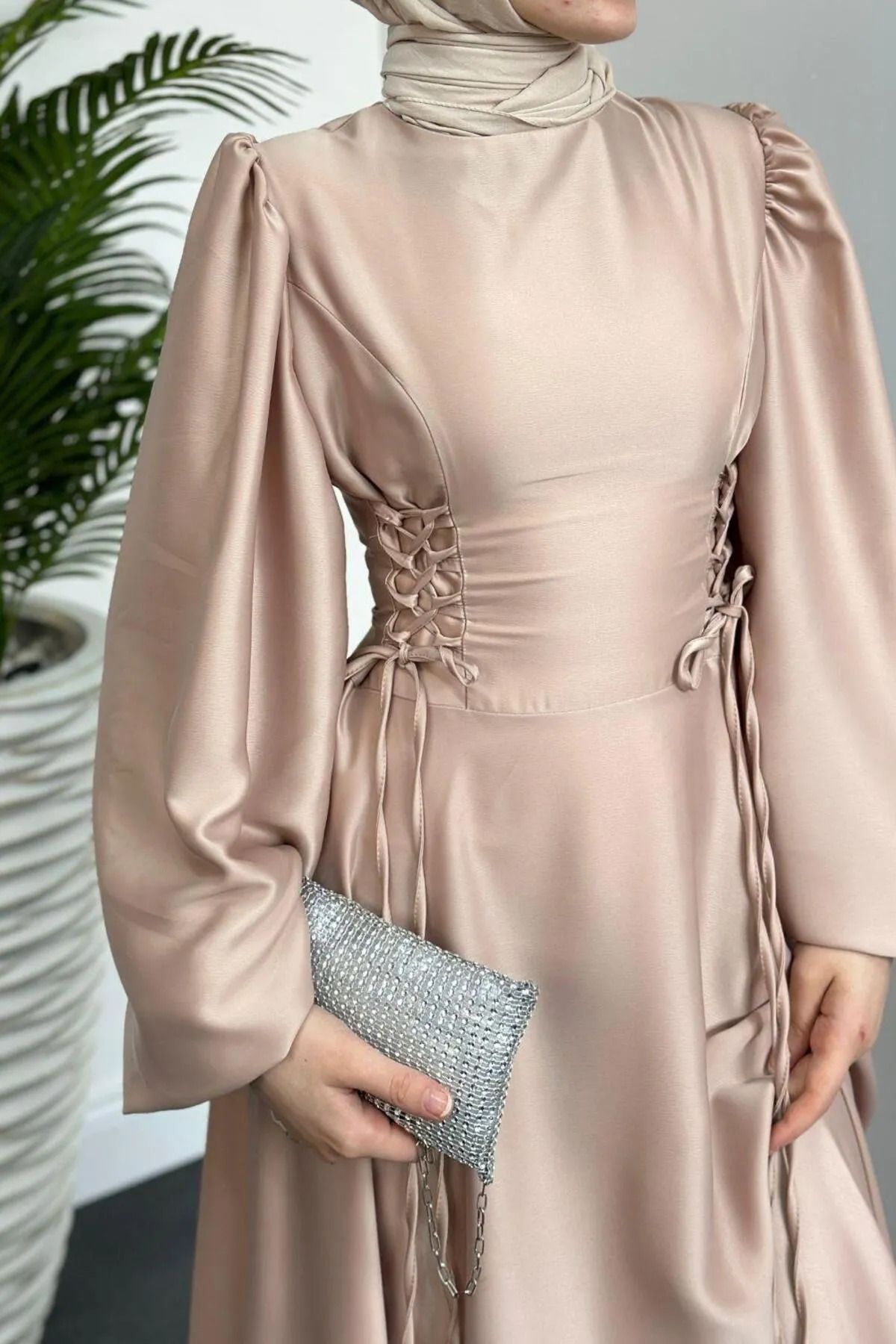 Robyan-Women's Nisa Satin Evening Dress with Sides Crimp Cream 4