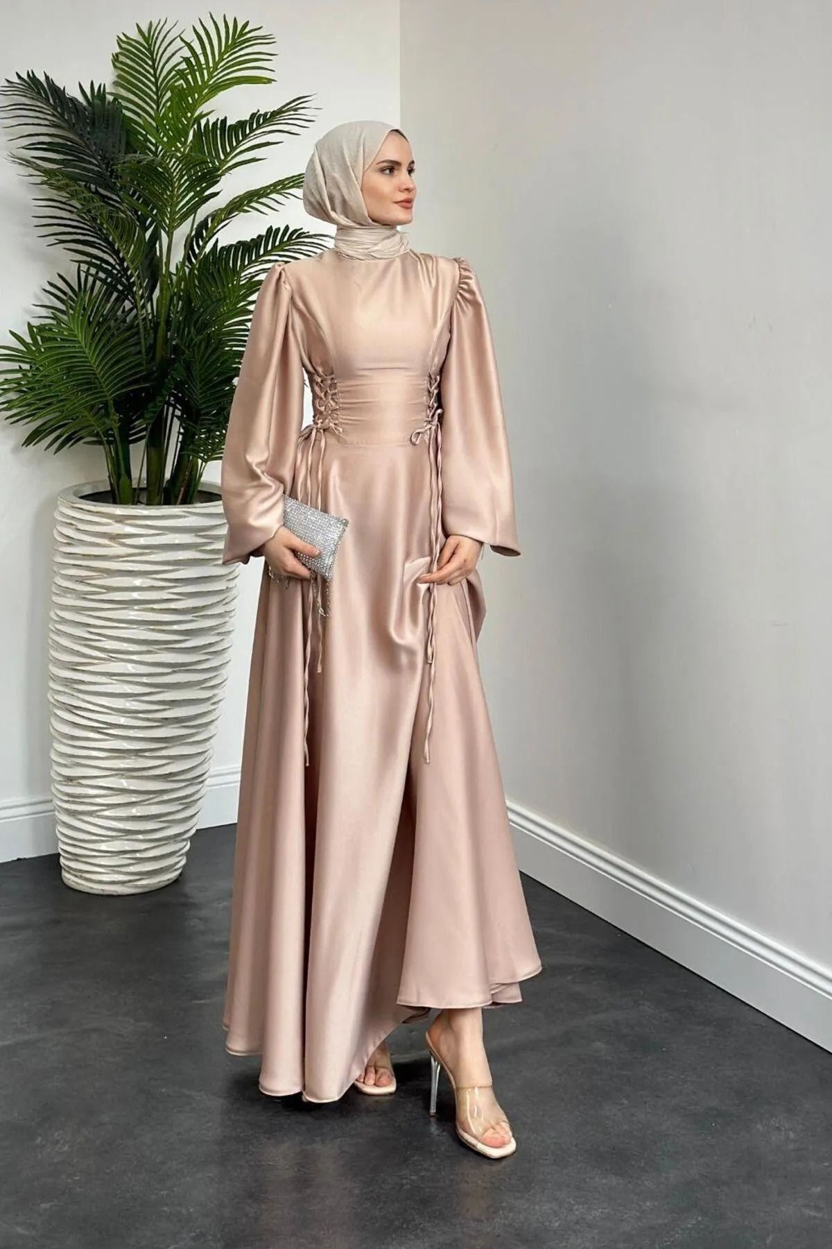 Robyan-Women's Nisa Satin Evening Dress with Sides Crimp Cream 1