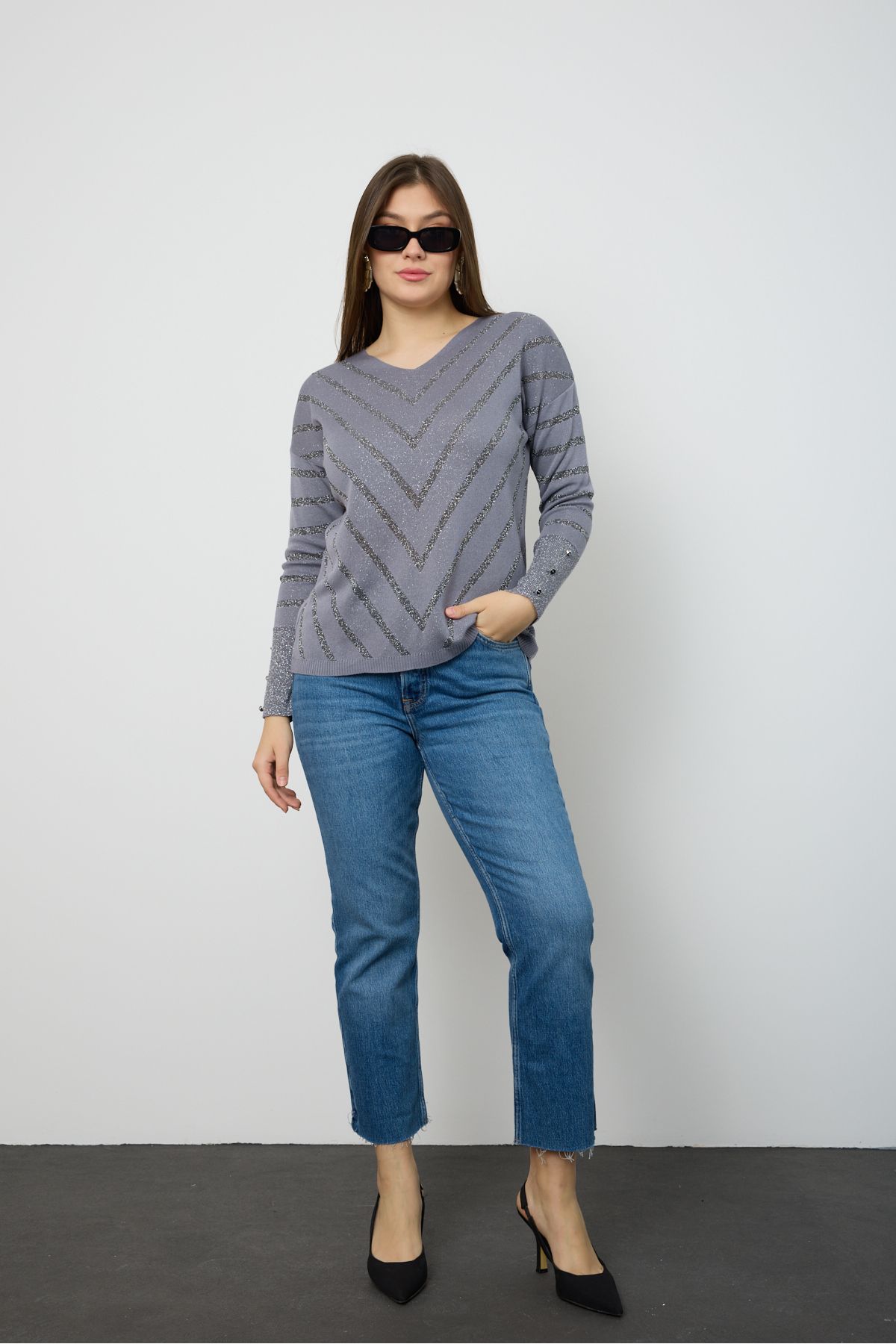 BERNE-Women's Gray Glitter V-Neck Sweater 4