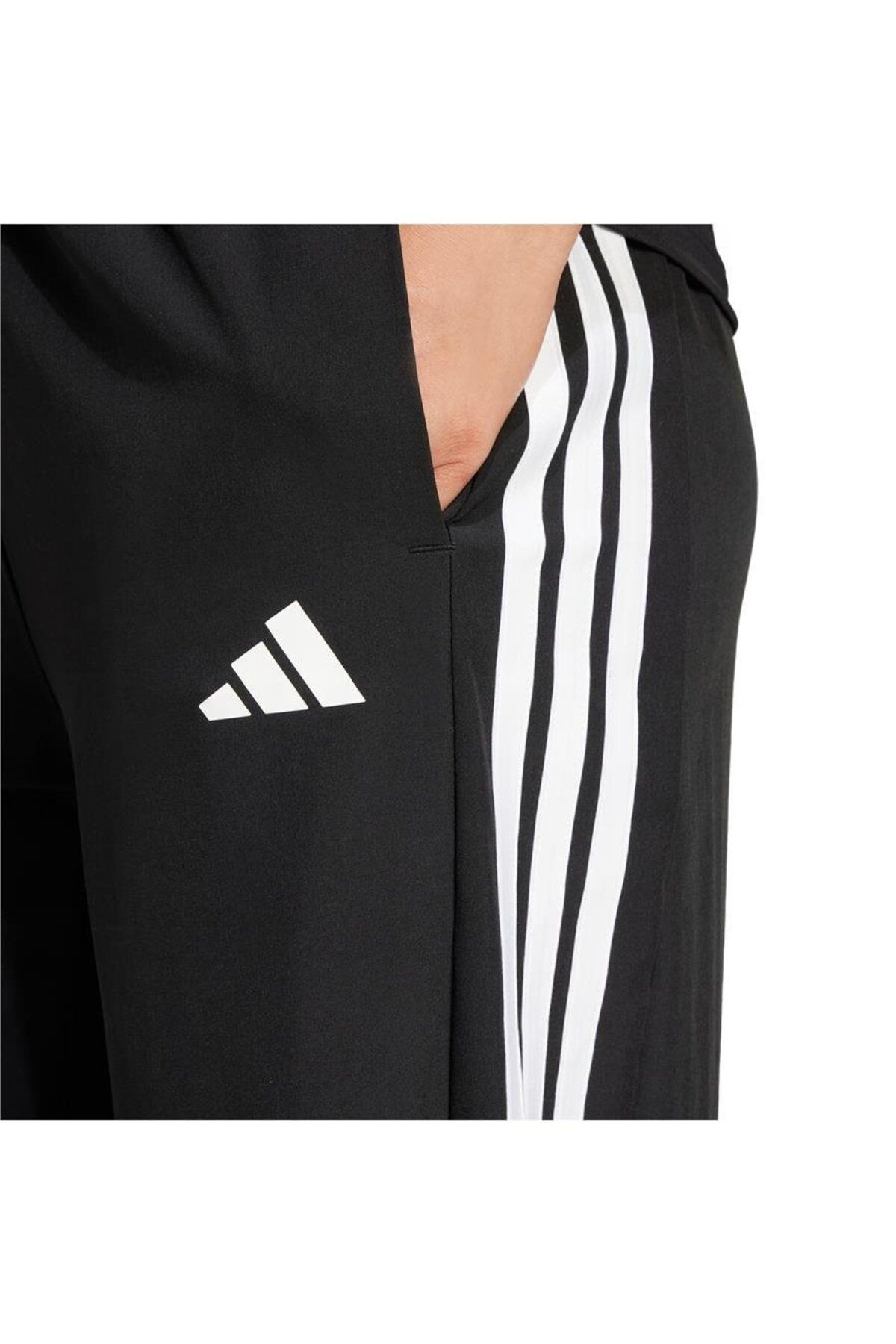 adidas-Tkané tepláky Train Essentials se 3 proužky 6