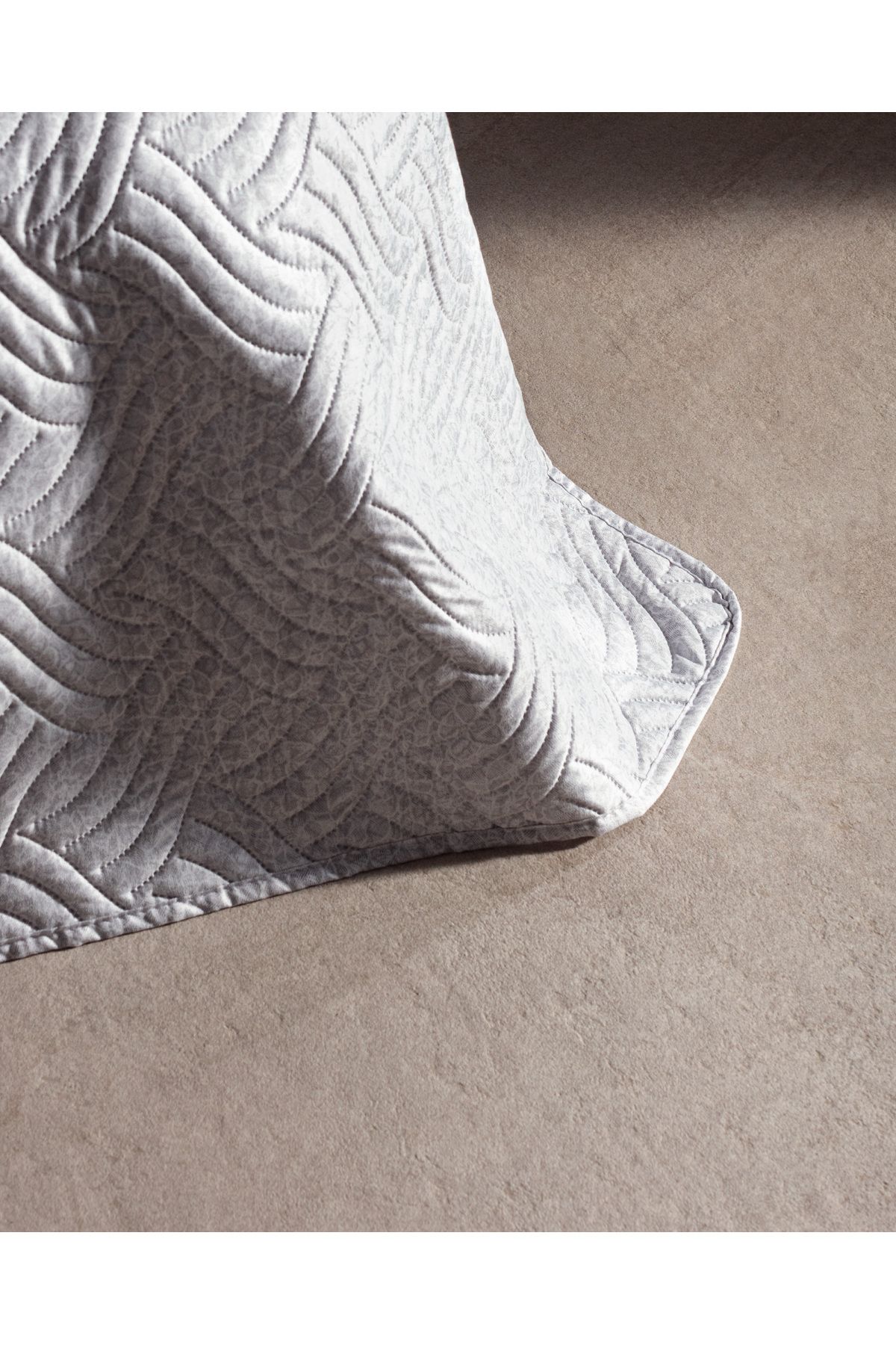 Madame Coco-Grelot King Size Printed Bedspread - Gray 5