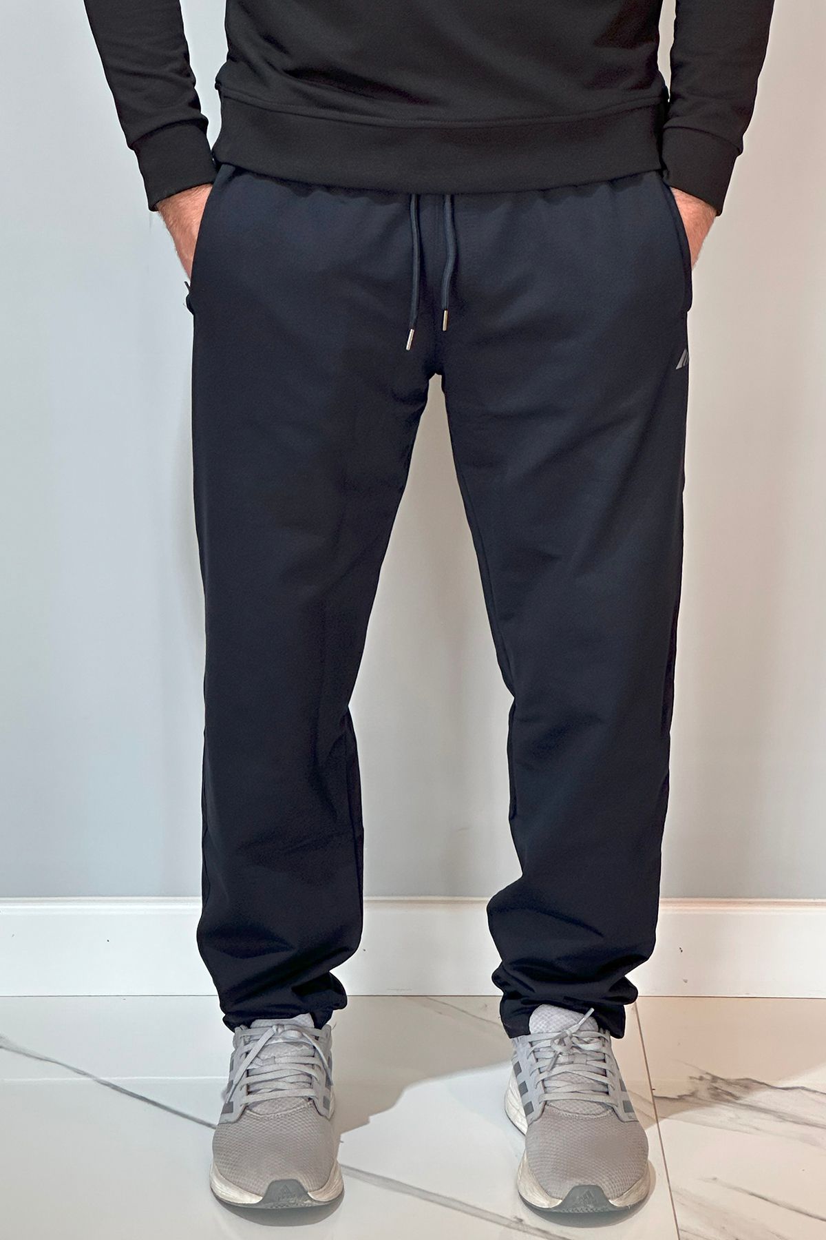 REMSA-Men's Sweatpants with Straight Legs and Elastic Waist 3 Pockets 4706 Navy Blue 2