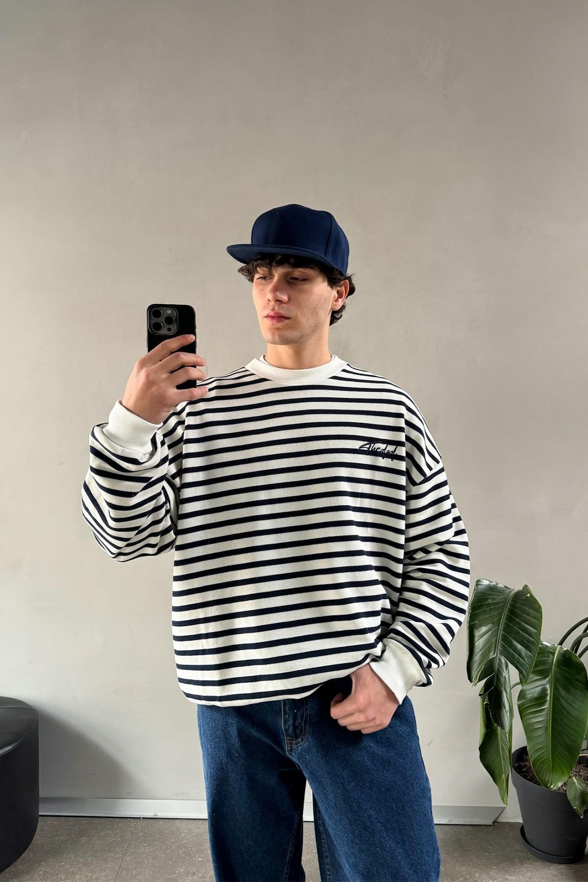 Flaw Wear-The Dad Embroidered Striped Sweatshirt 1