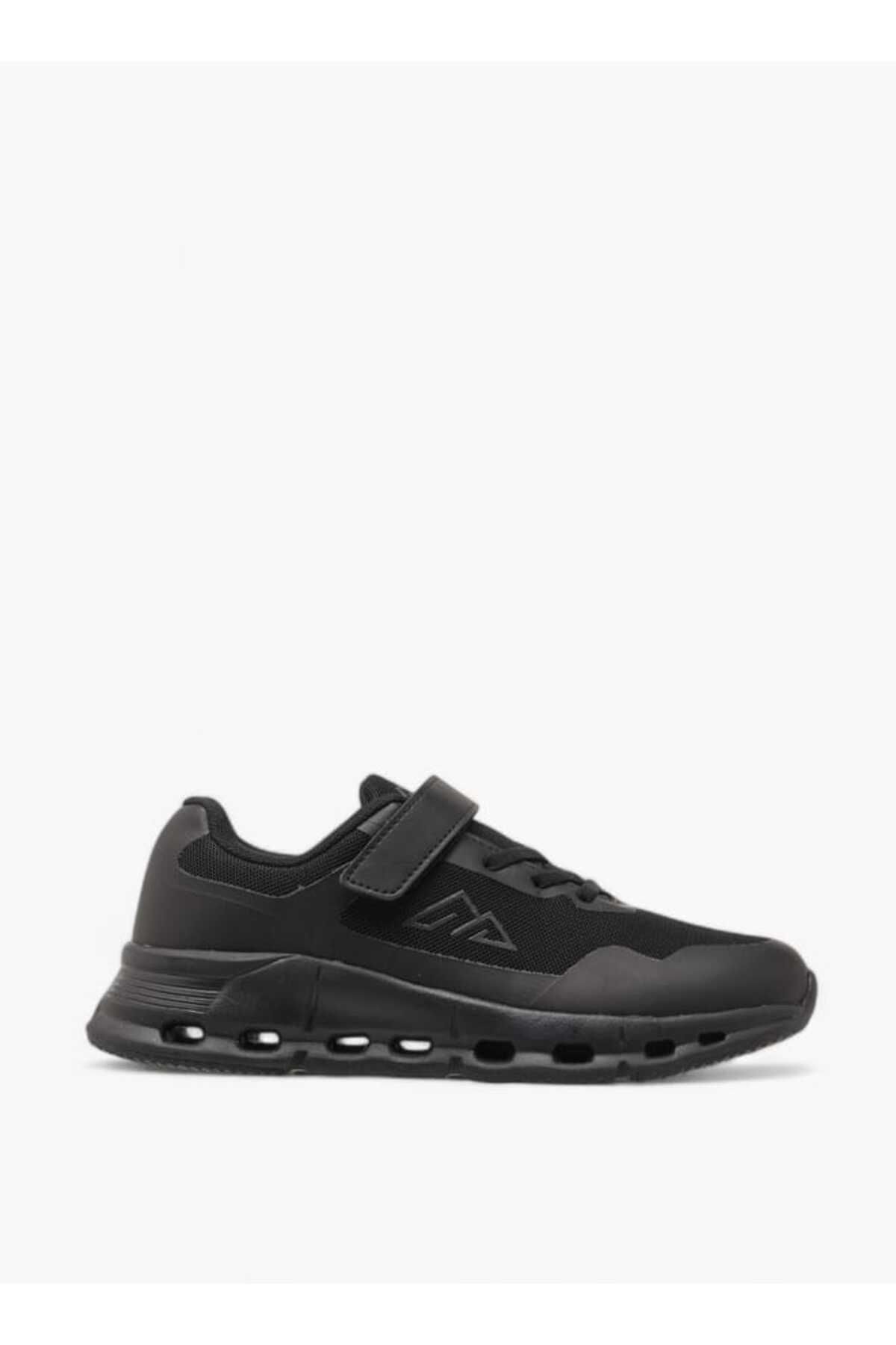 Oaklan by Shoexpress-Oaklan by Shoexpress Panelled Sneakers with Hook and Loop Closure 3