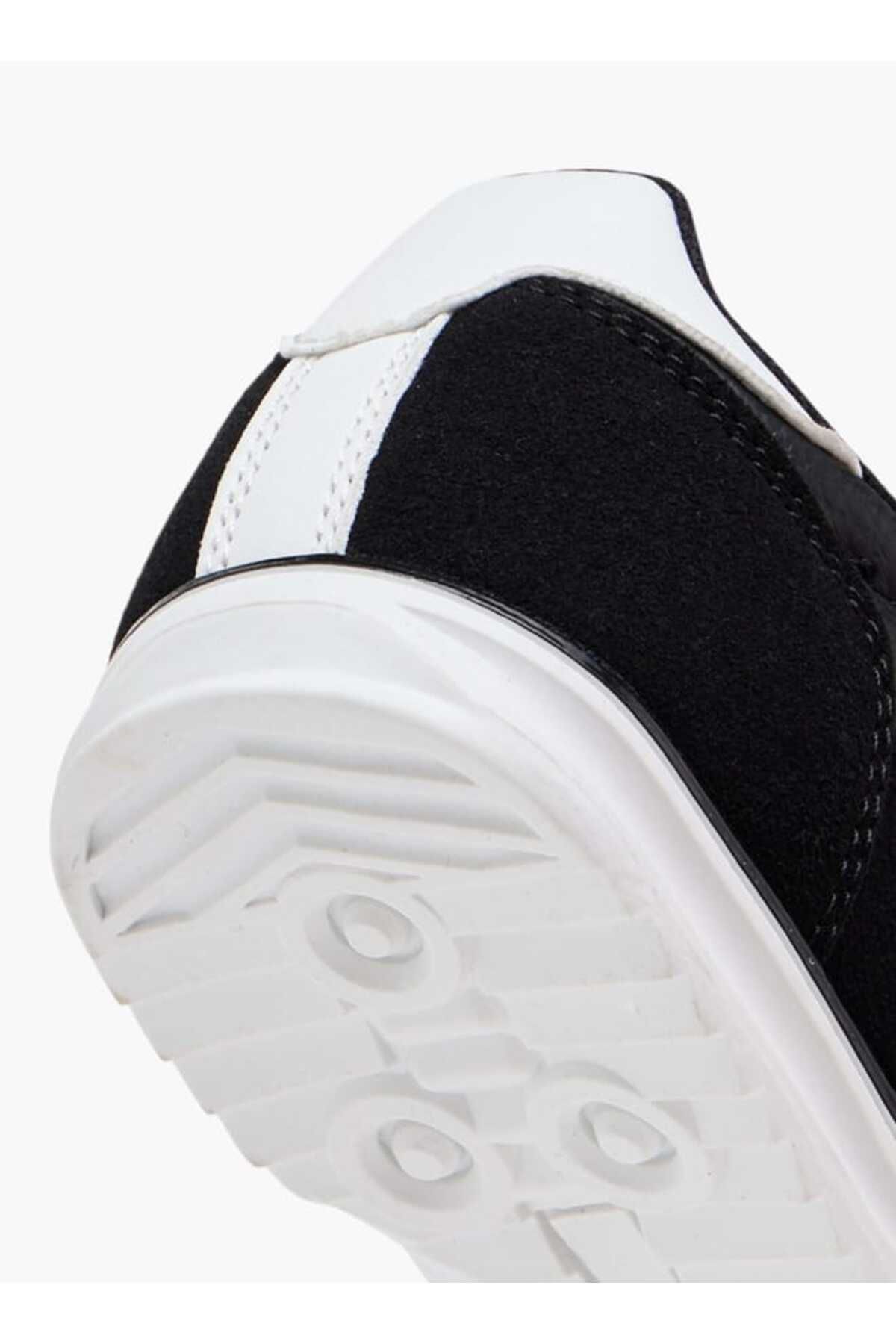 Dash-Panelled Sneakers with Hook and Loop Closure 5
