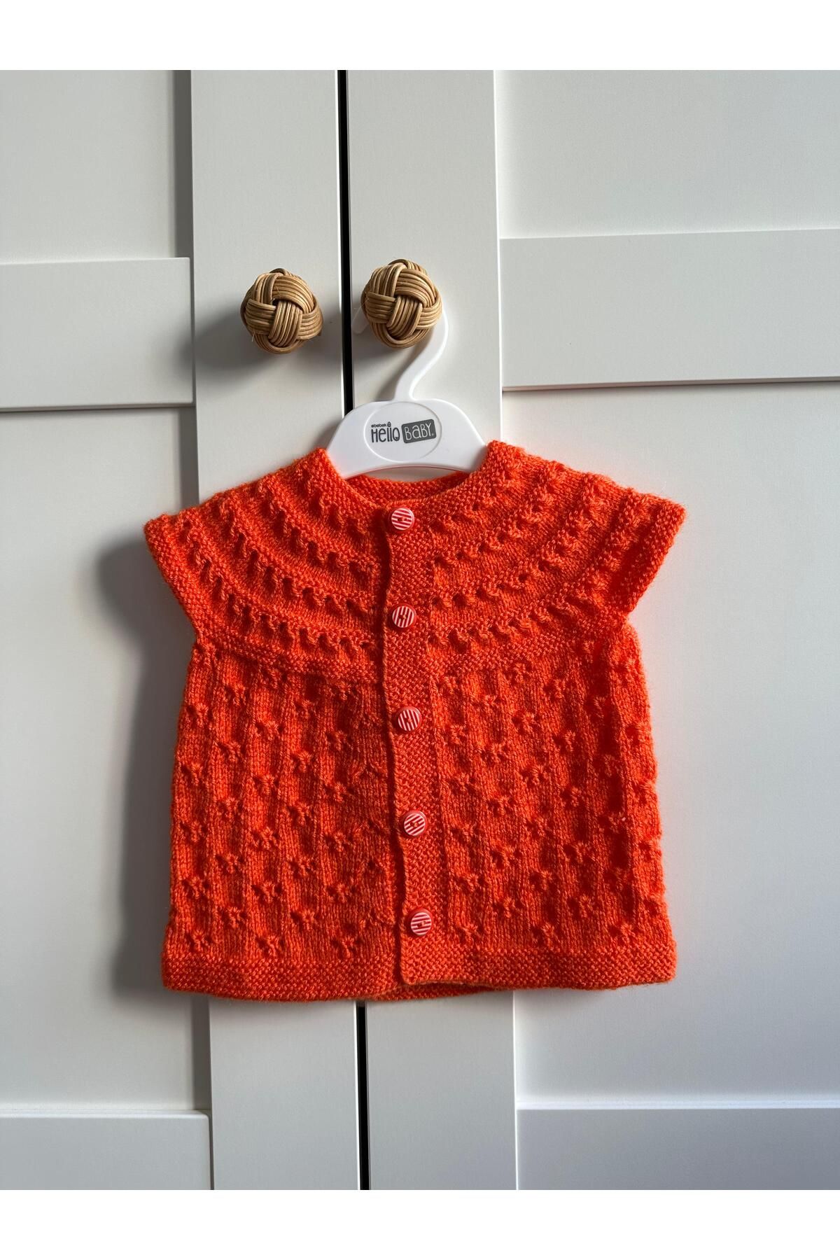 Sümeyye çeyiz-Handcrafted Hand-Knitted Baby Vest 1