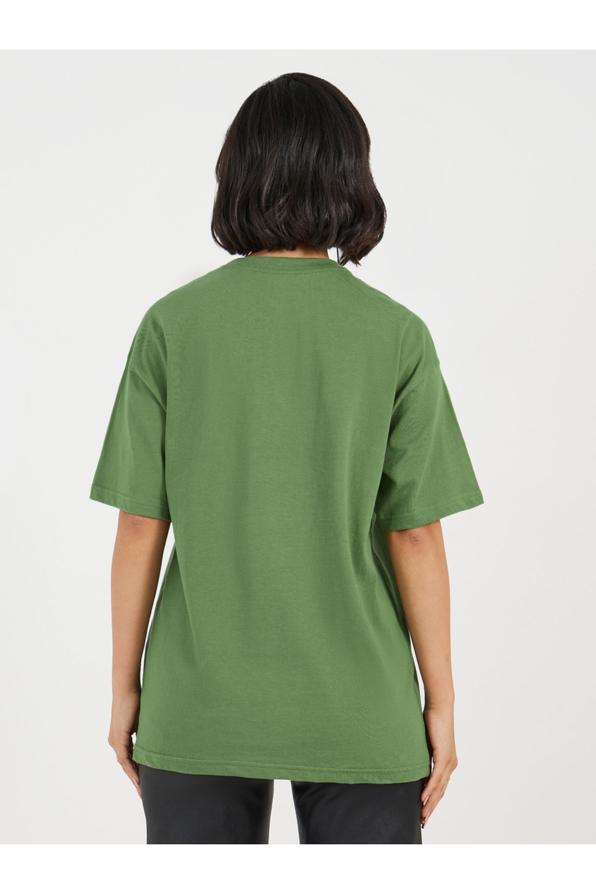 Styli-Oversized Forward Shoulder T-Shirt with Pocket and Short Sleeve 5