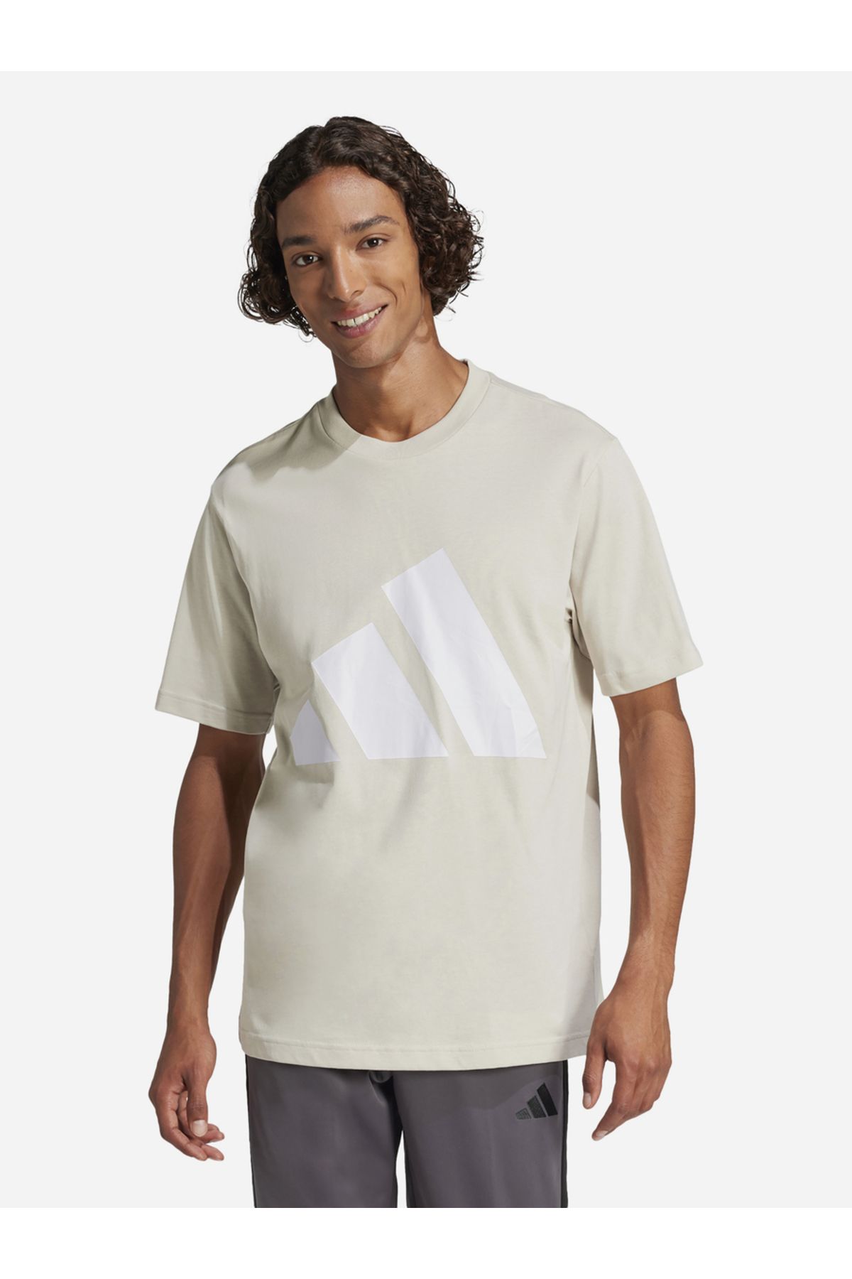 adidas-Essentials Single Jersey Big Logo T-Shirt 1