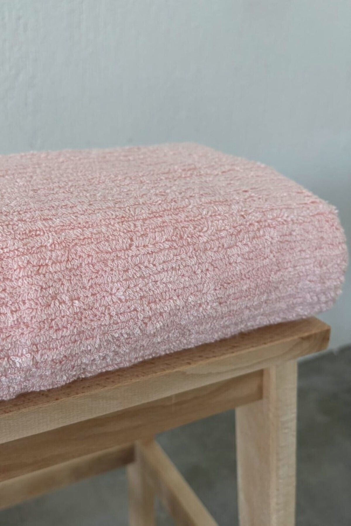 Sevim-Extra Soft Bamboo Bath Towel - 70X140 cm - Salmon Color - with Border and Tassels 3