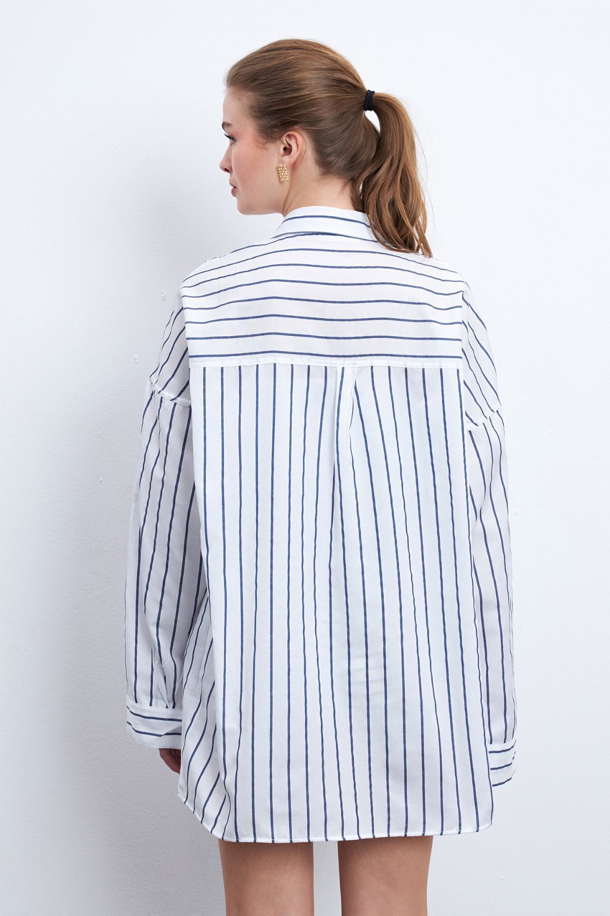 Trendseninle-Women's Blue Oversize Vertical Striped White Shirt 5