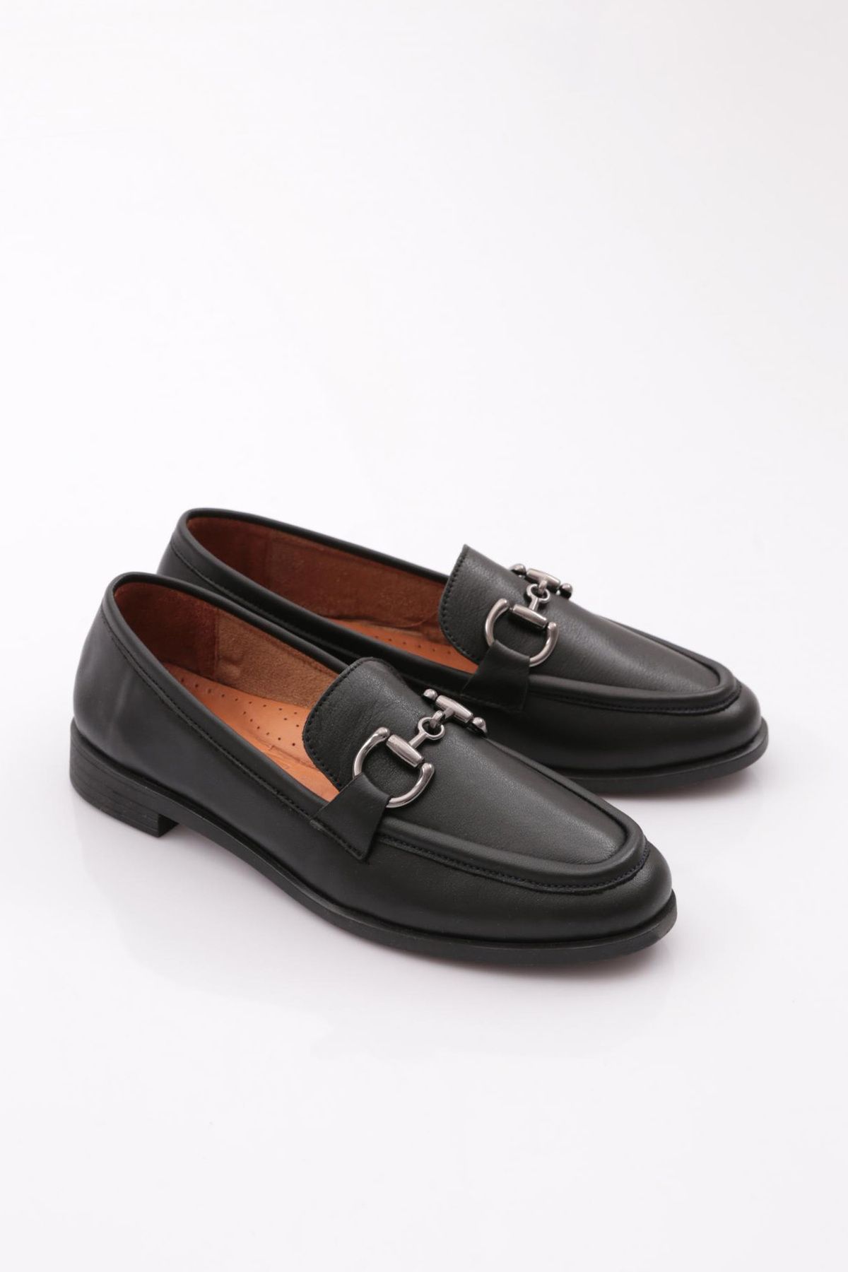 DGN-Women's Metal Accessory Loafer Shoes Black 296332110 2